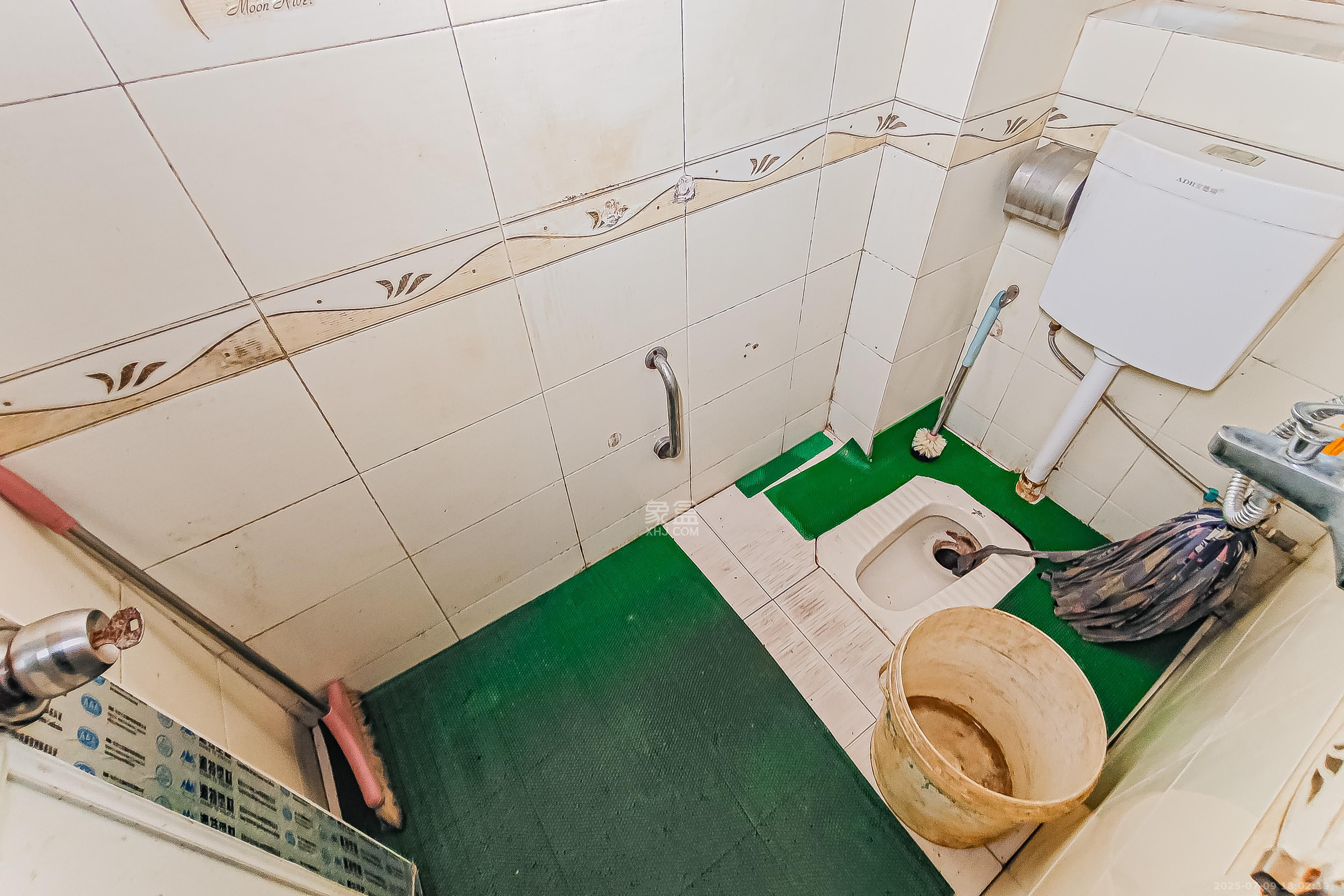 省水院宿舍 3室1厅1卫 60.8万 省水院宿舍 3室1厅1卫 60.8万卫生间