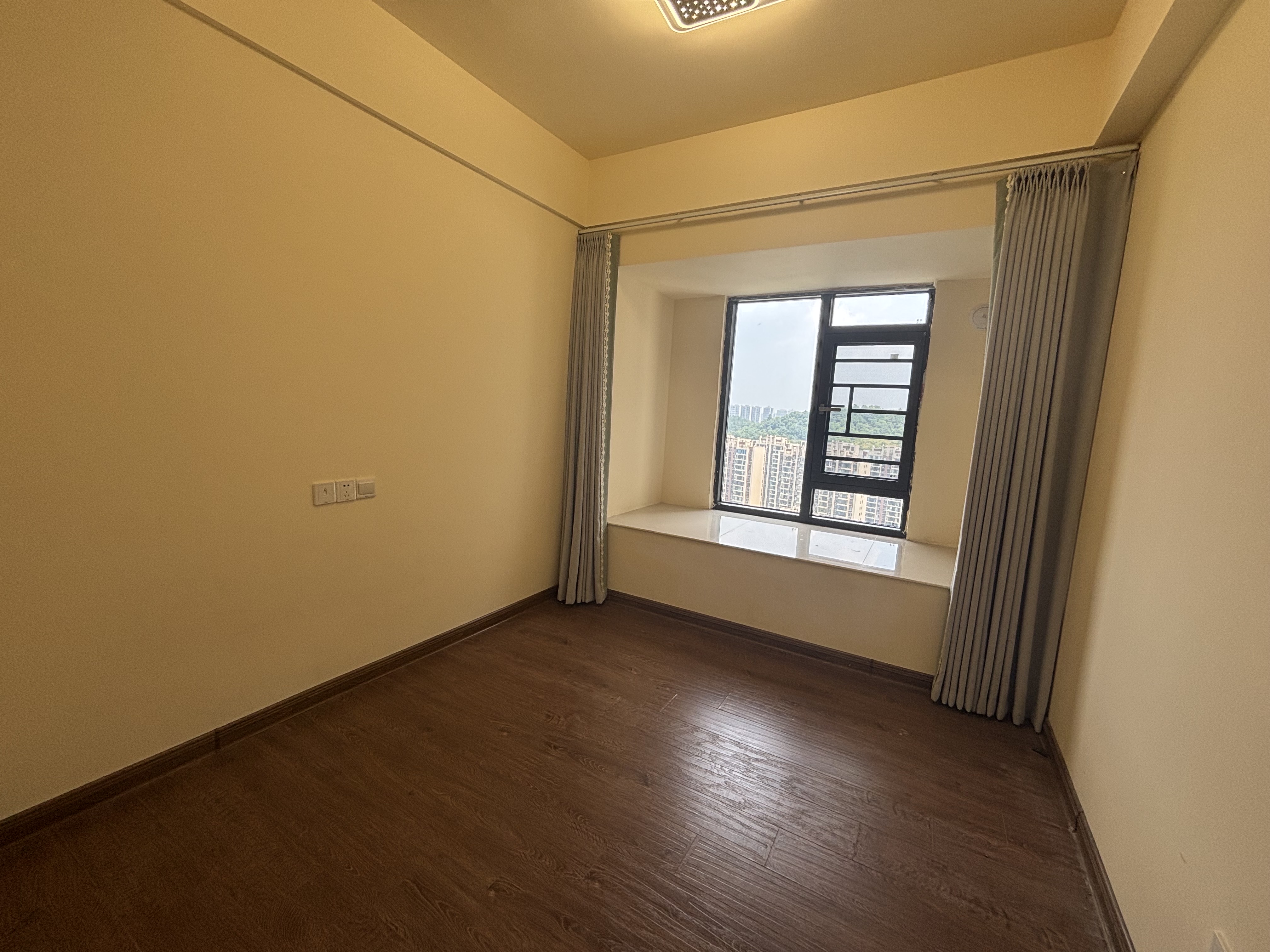 碧桂园翘楚棠 4室2厅2卫 1600.0元/月 碧桂园翘楚棠 4室2厅2卫 1600.0元/月室内图