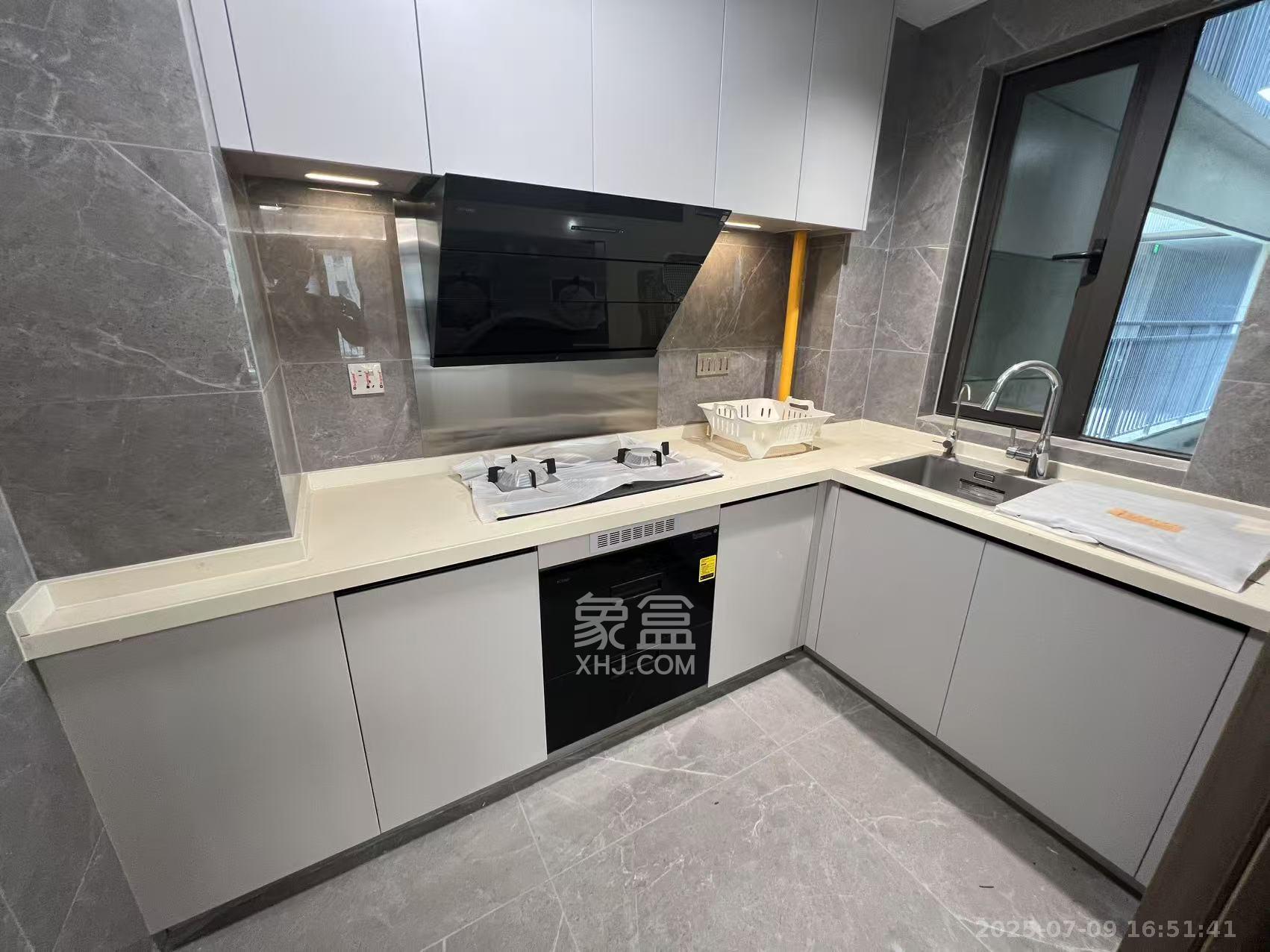 阳光城尚东湾青柠园 3室2厅2卫 2300.0元/月 阳光城尚东湾青柠园 3室2厅2卫 2300.0元/月室内图