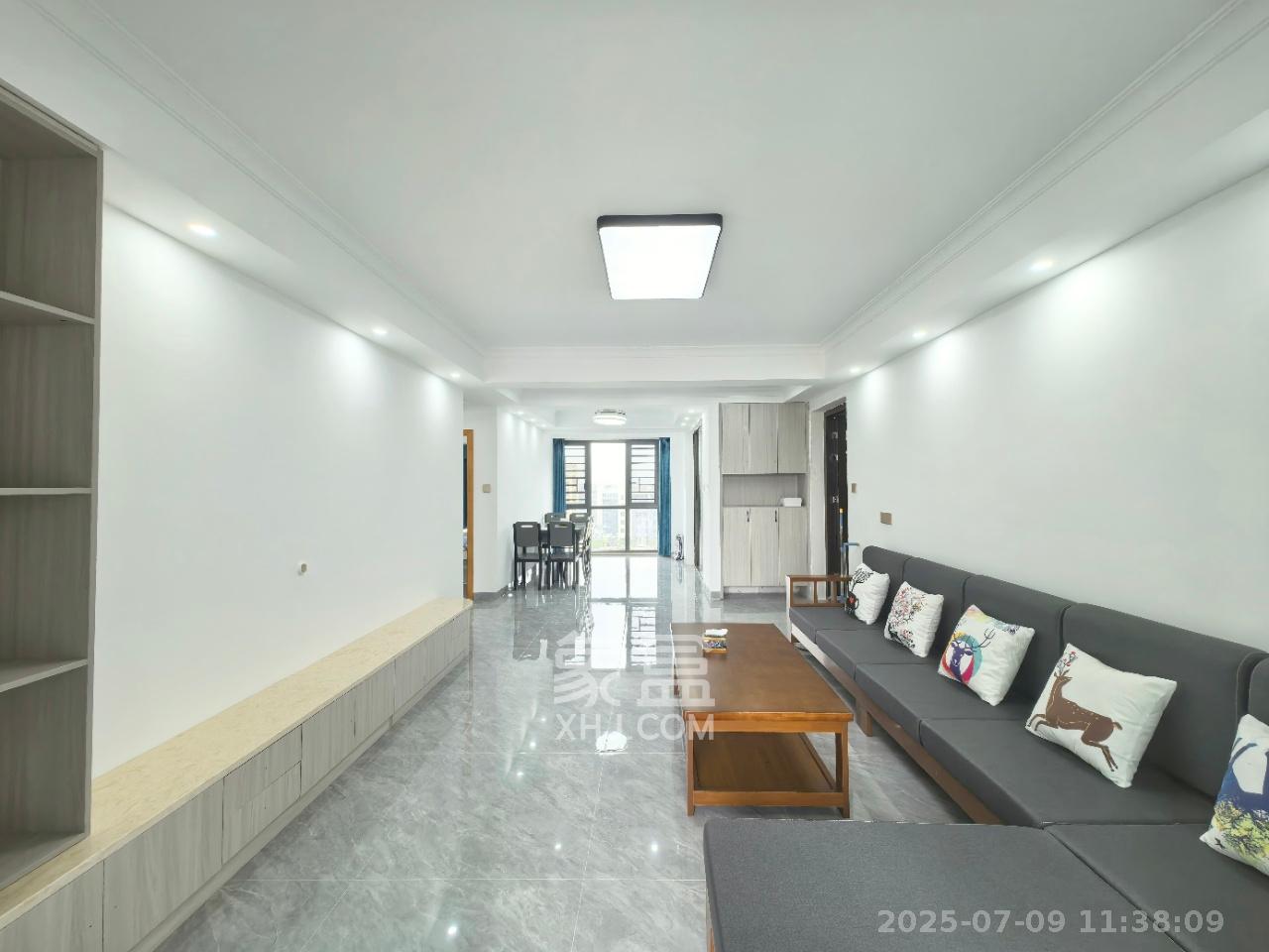 阳光城翡丽云邸  4室2厅2卫   2800.00元/月室内图1