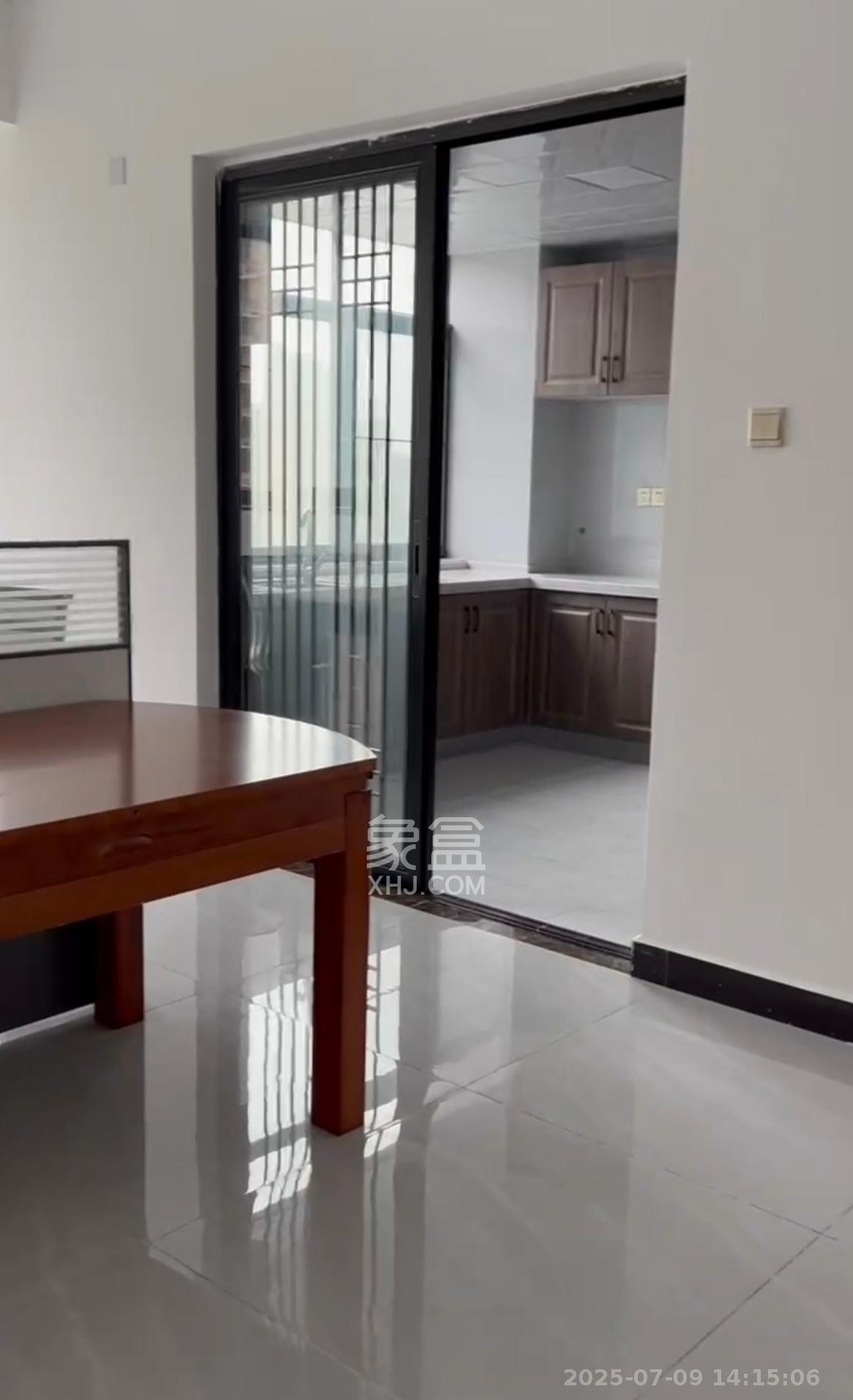 颐和佳园 4室2厅2卫 3500.00元/月 颐和佳园 4室2厅2卫 3500.00元/月室内图