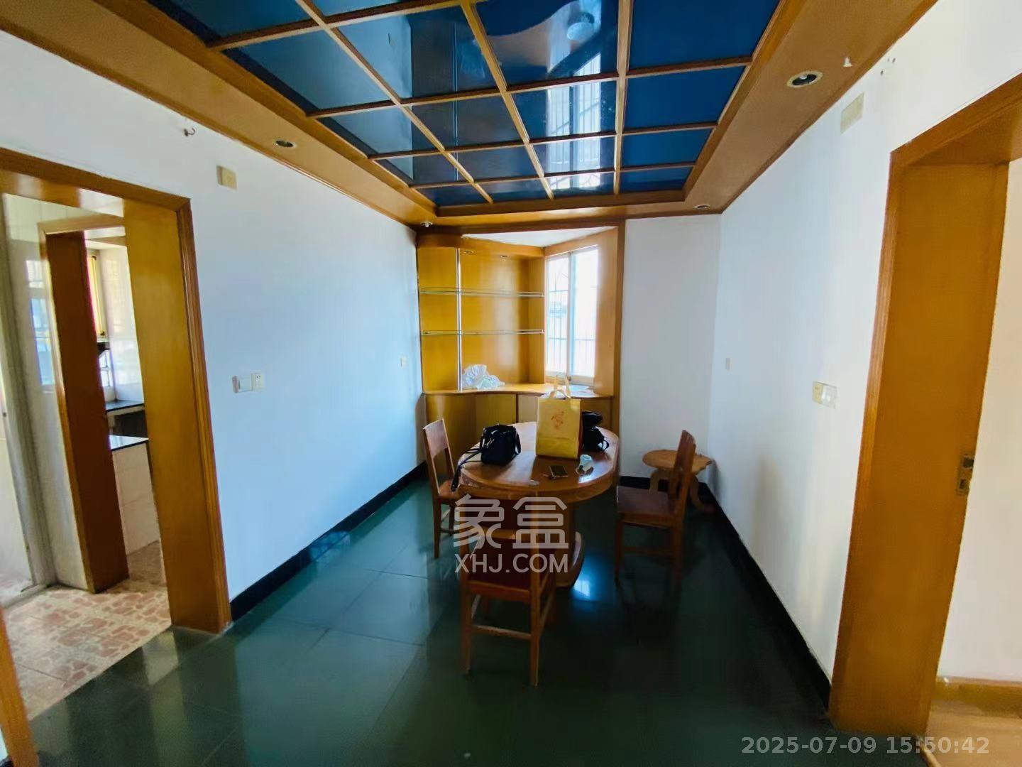 陈家湖小区  3室2厅1卫    2400.0元/月 陈家湖小区  3室2厅1卫    2400.0元/月室内图