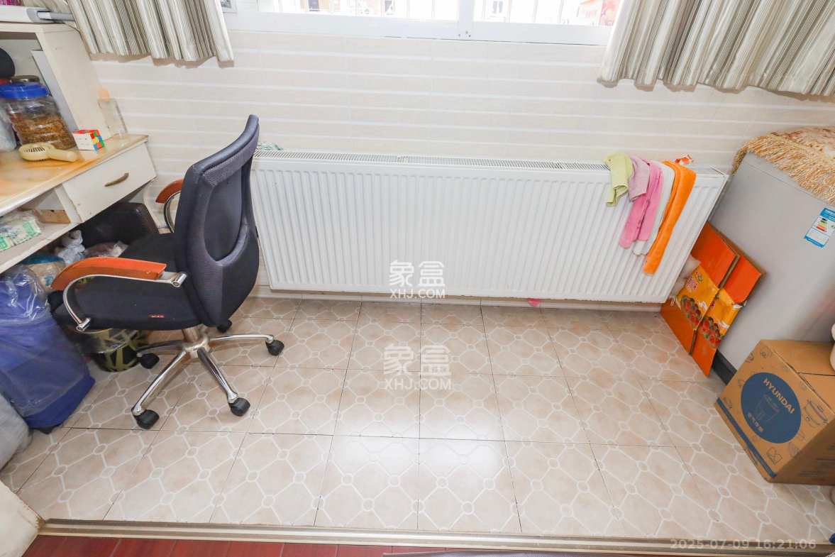 德润园  3室2厅1卫    65.0万 德润园  3室2厅1卫    65.0万阳台