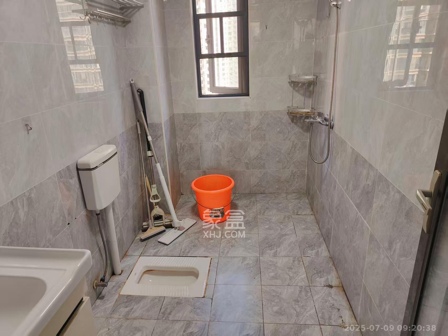 中建嘉和城  4室2厅2卫   2400.00元/月室内图