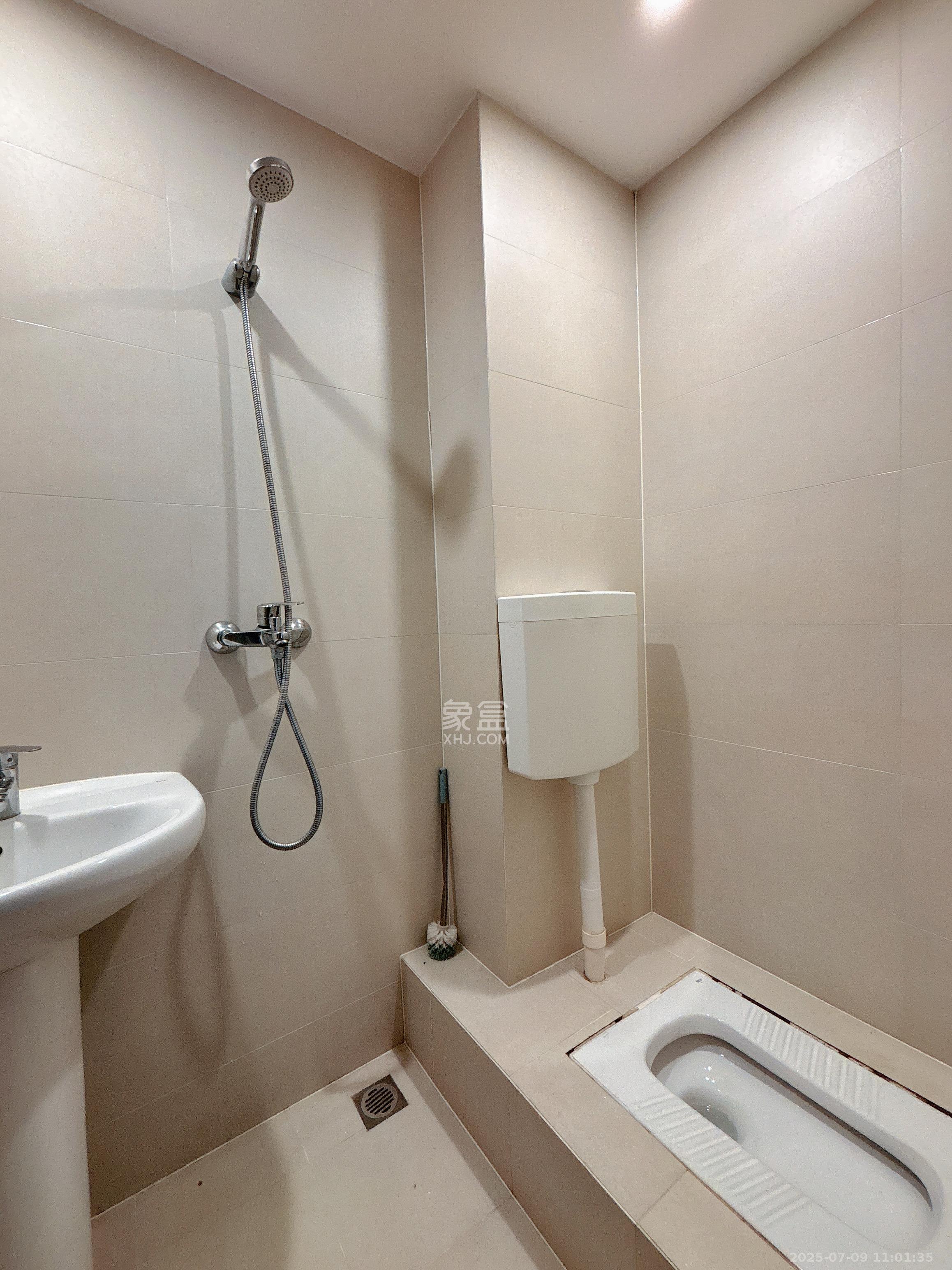 梅溪湖金茂府(金茂广场)(金茂览秀城) 4室2厅2卫 6200.0元/月 梅溪湖金茂府(金茂广场)(金茂览秀城) 4室2厅2卫 6200.0元/月室内图