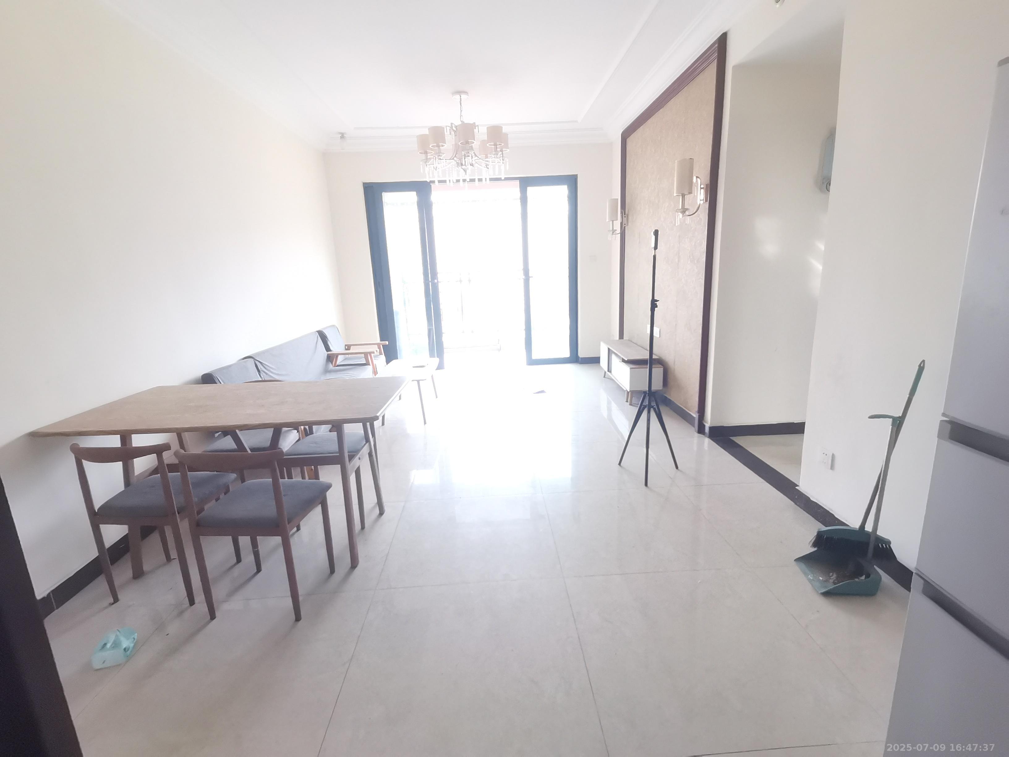 恒大御景天下城一期 3室2厅1卫 1900.0元/月 恒大御景天下城一期 3室2厅1卫 1900.0元/月室内图