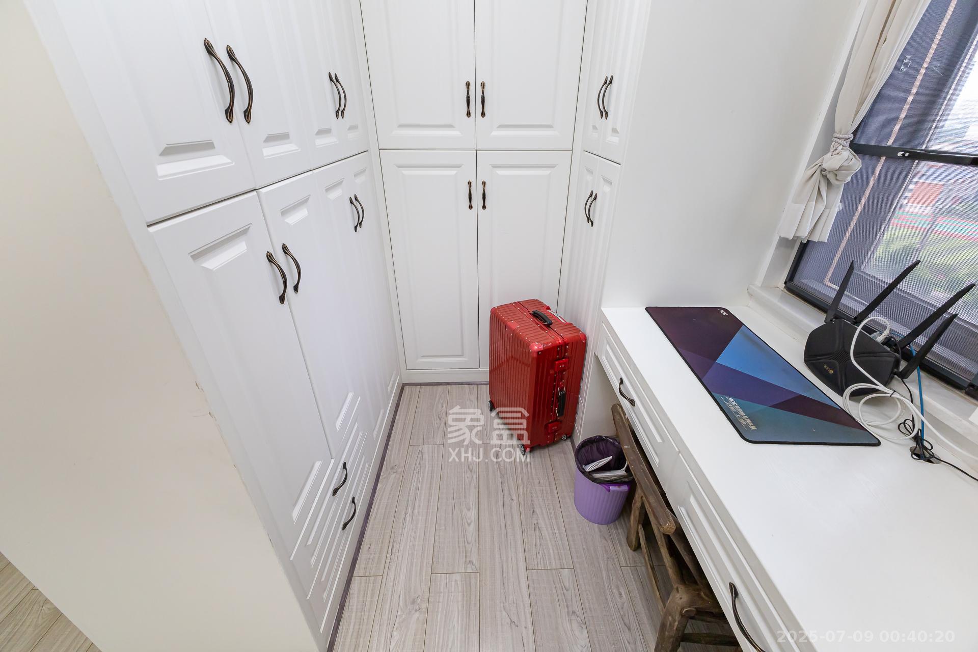 勤诚达境界城 3室2厅2卫 88.0万 勤诚达境界城 3室2厅2卫 88.0万卧室