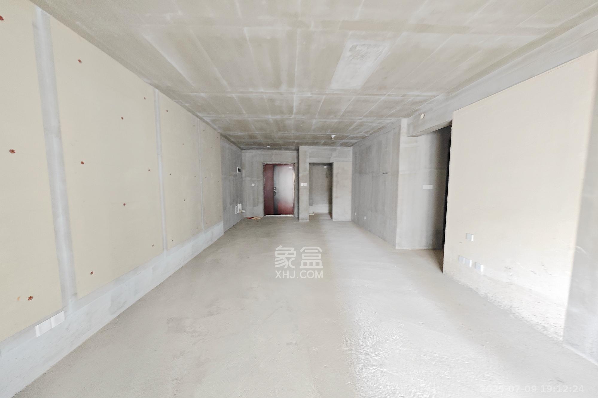 国欣向荣府  4室2厅2卫    153.0万 国欣向荣府  4室2厅2卫    153.0万客厅