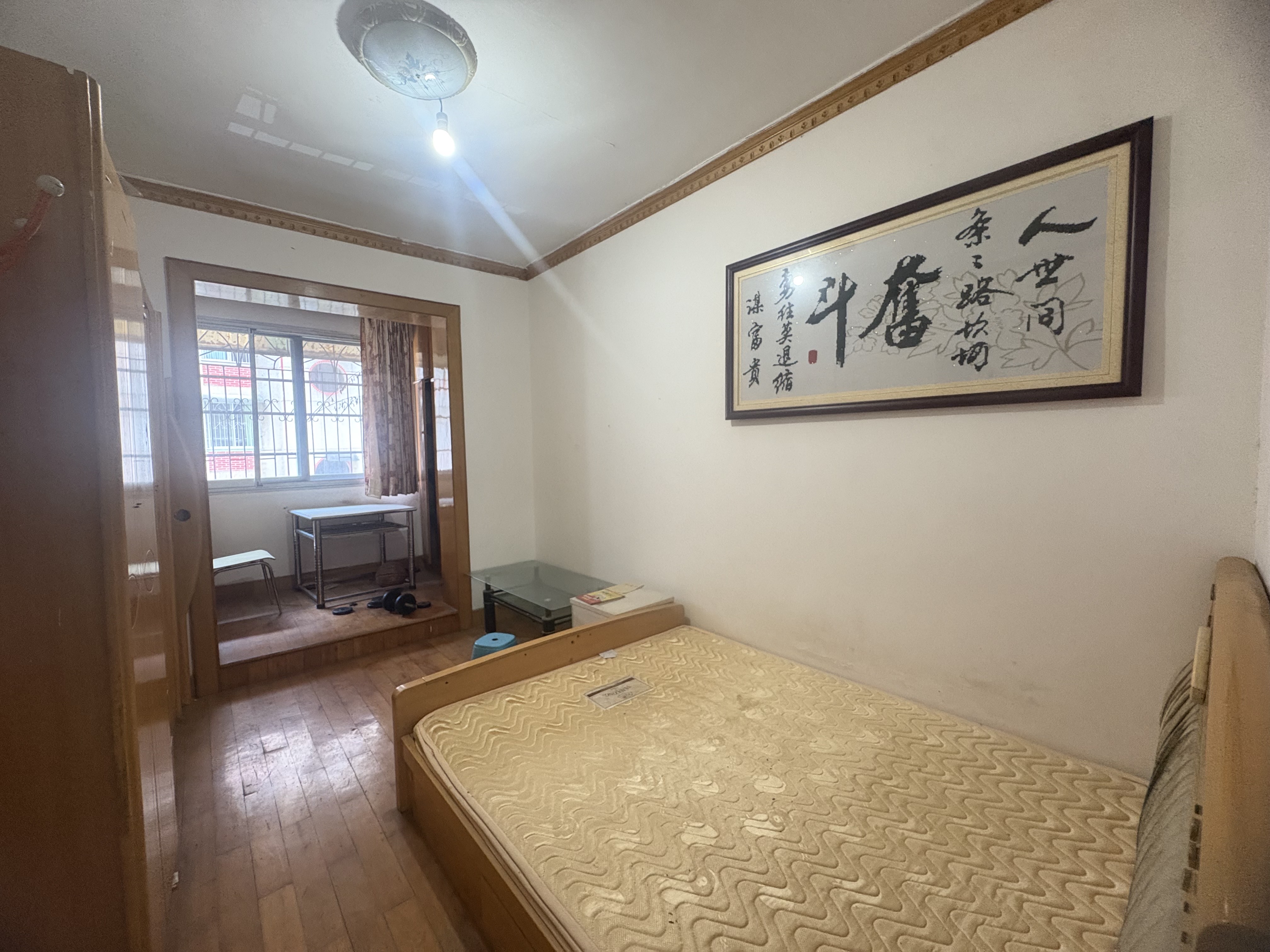 王家小区  3室2厅2卫   49.80万客厅
