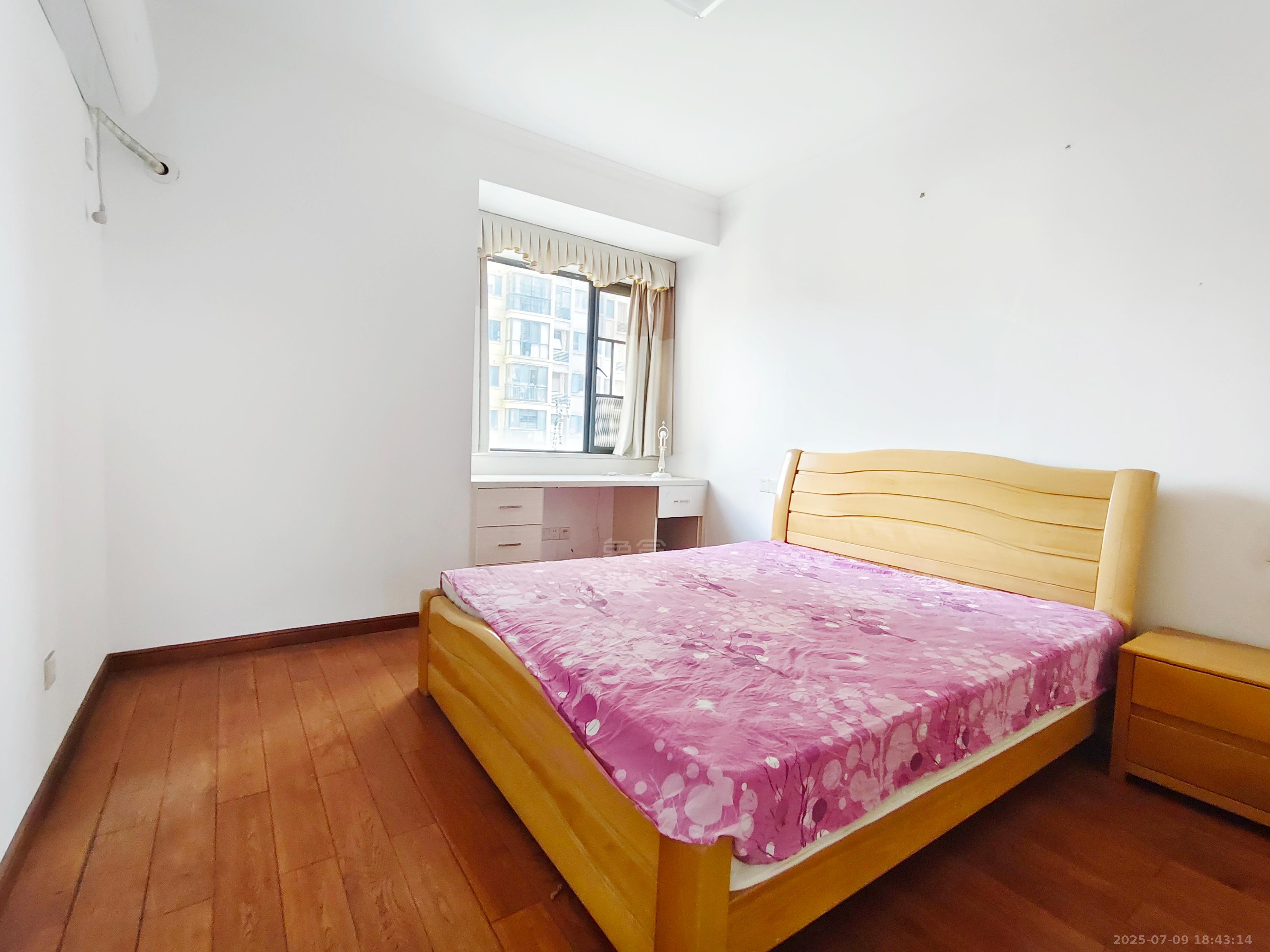 新桂广场 3室2厅1卫 1600.0元/月 新桂广场 3室2厅1卫 1600.0元/月室内图