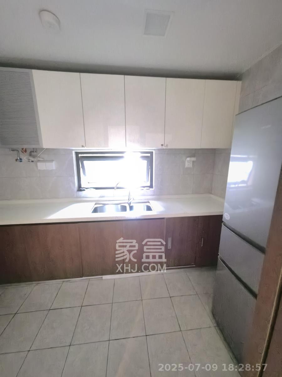 汇金城/嘉华城（二期、三期）  3室2厅2卫   2800.00元/月室内图