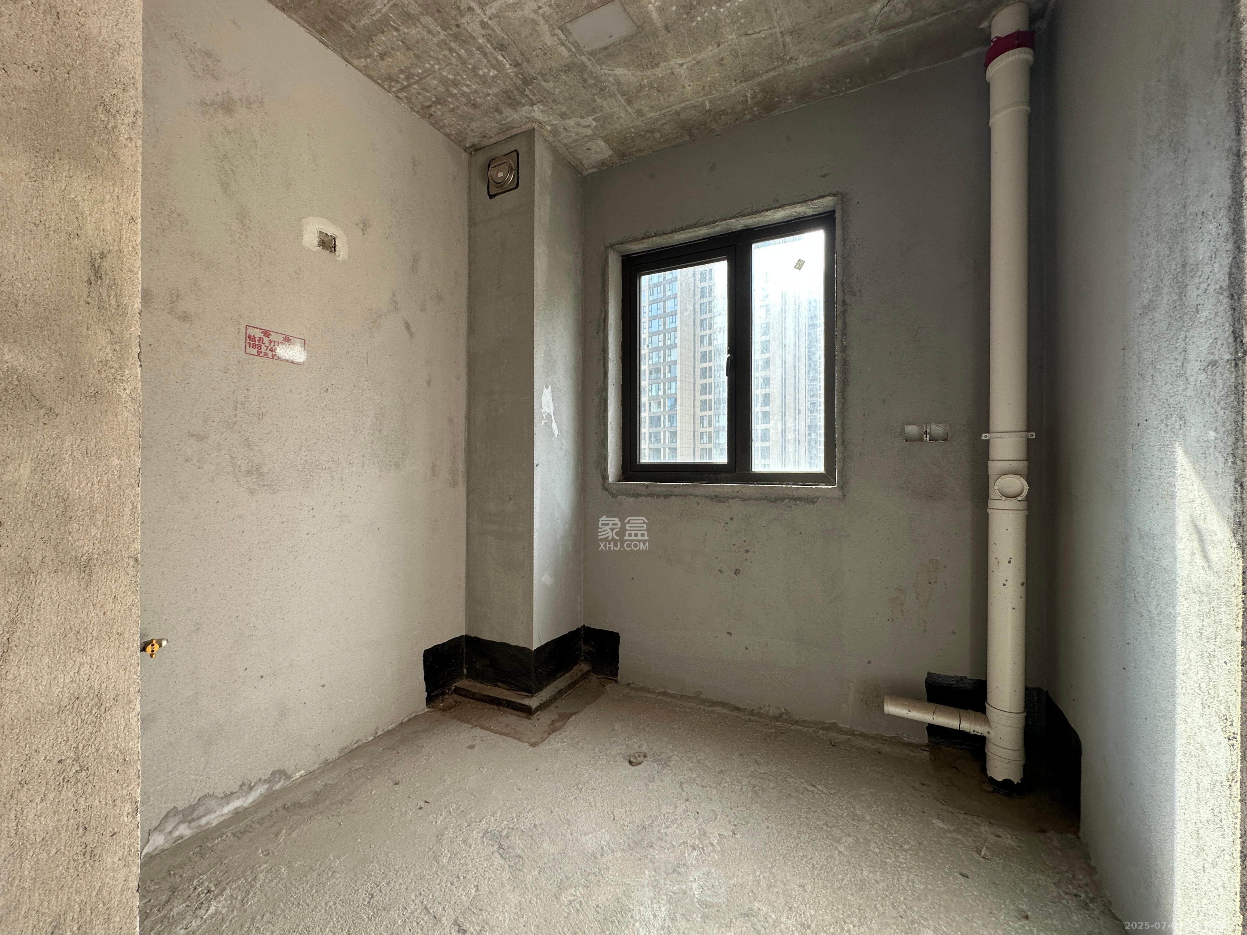 润和湘江天地D区  4室2厅2卫    147.0万 润和湘江天地D区  4室2厅2卫    147.0万厨房