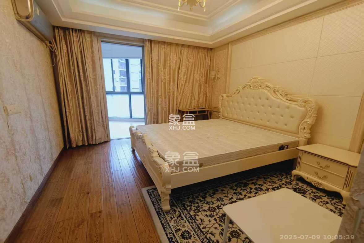 阳光100二期  4室2厅2卫    3800.0元/月 阳光100二期  4室2厅2卫    3800.0元/月室内图