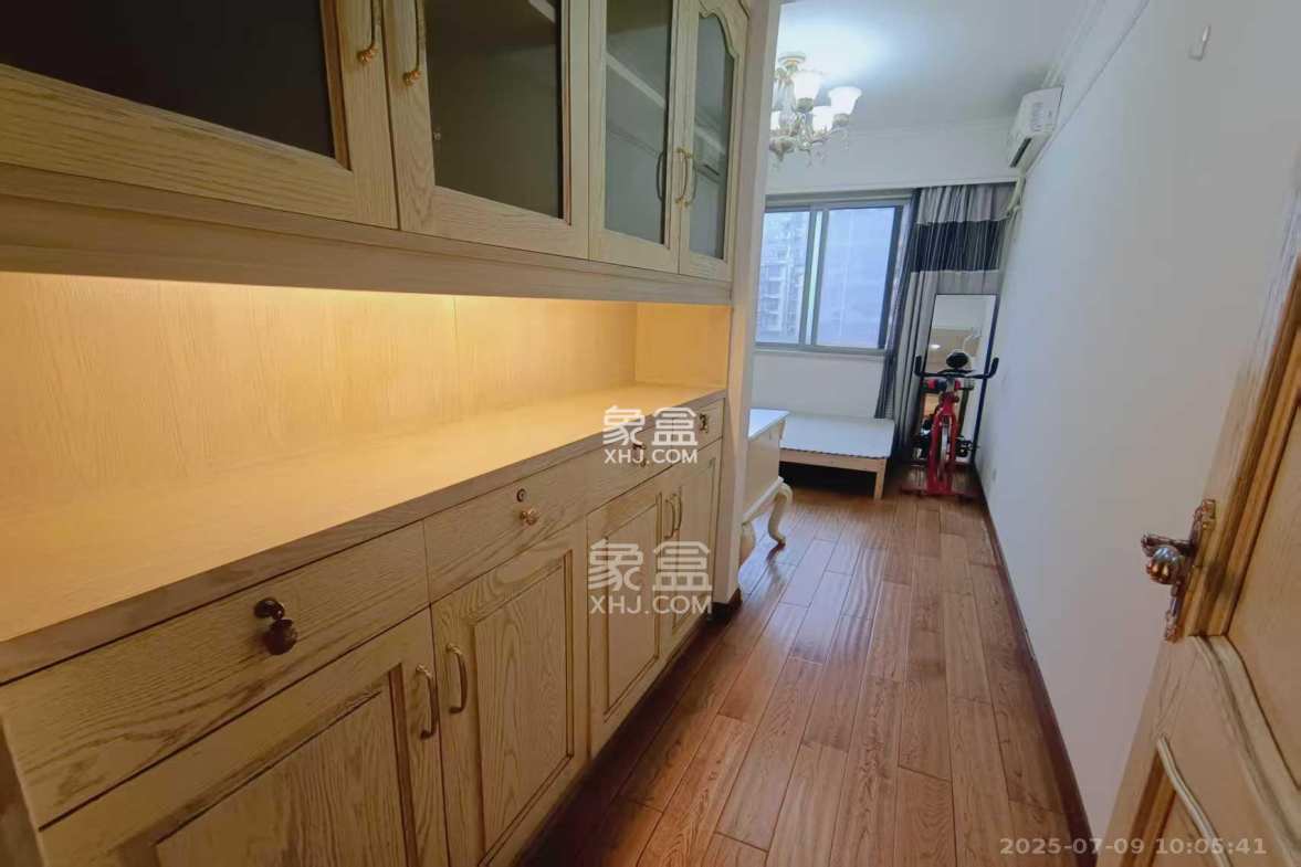 阳光100二期  4室2厅2卫    3800.0元/月 阳光100二期  4室2厅2卫    3800.0元/月室内图