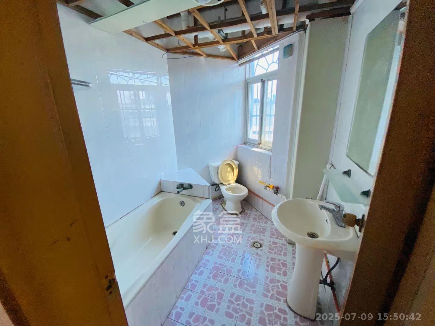 陈家湖小区  3室2厅1卫    2400.0元/月 陈家湖小区  3室2厅1卫    2400.0元/月室内图