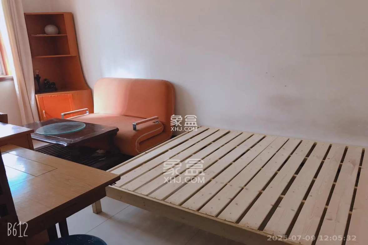 红旗区四片 3室1厅1卫 2100.0元/月 红旗区四片 3室1厅1卫 2100.0元/月室内图