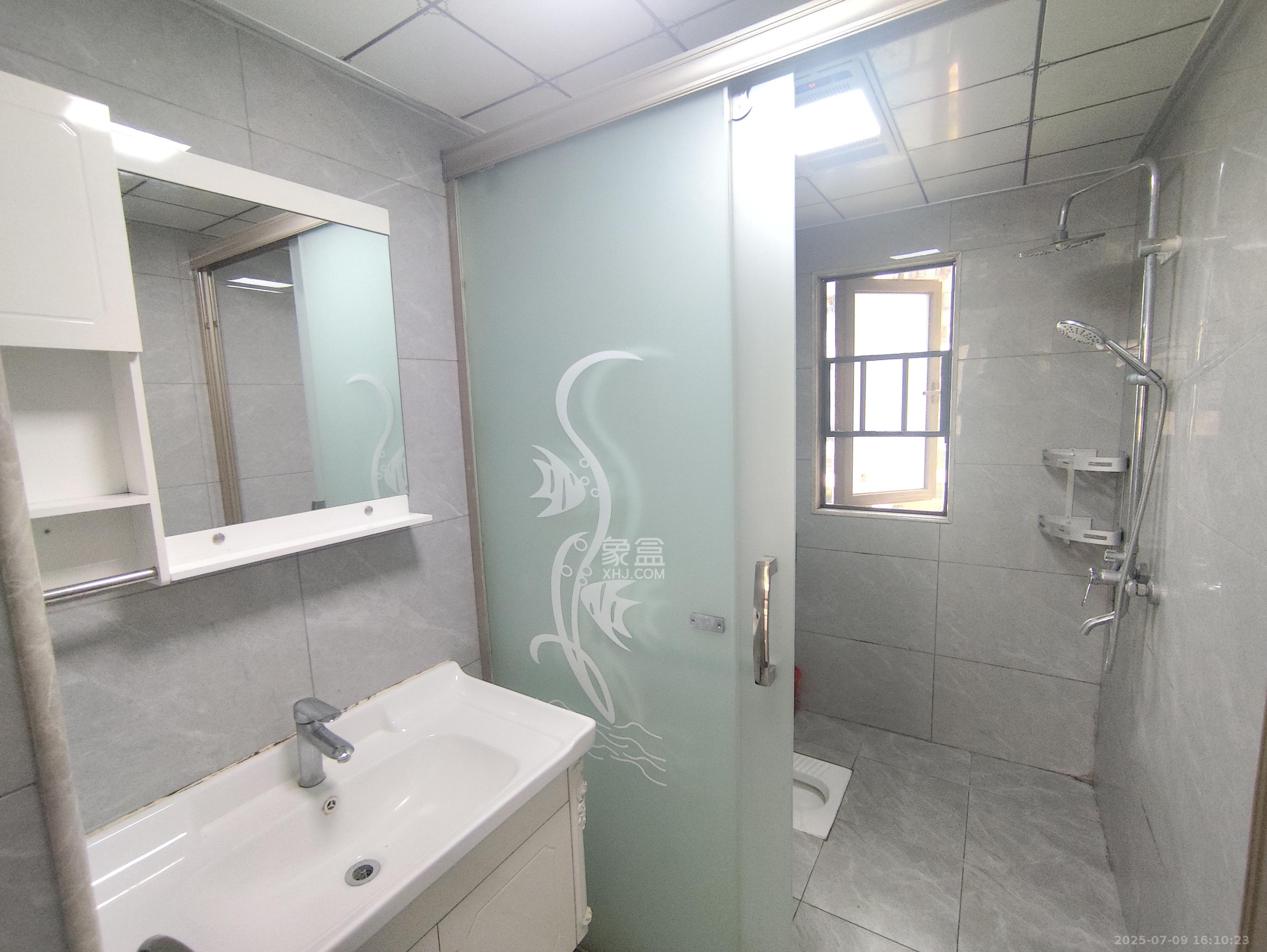 长房云时代  3室2厅2卫    3000.0元/月室内图