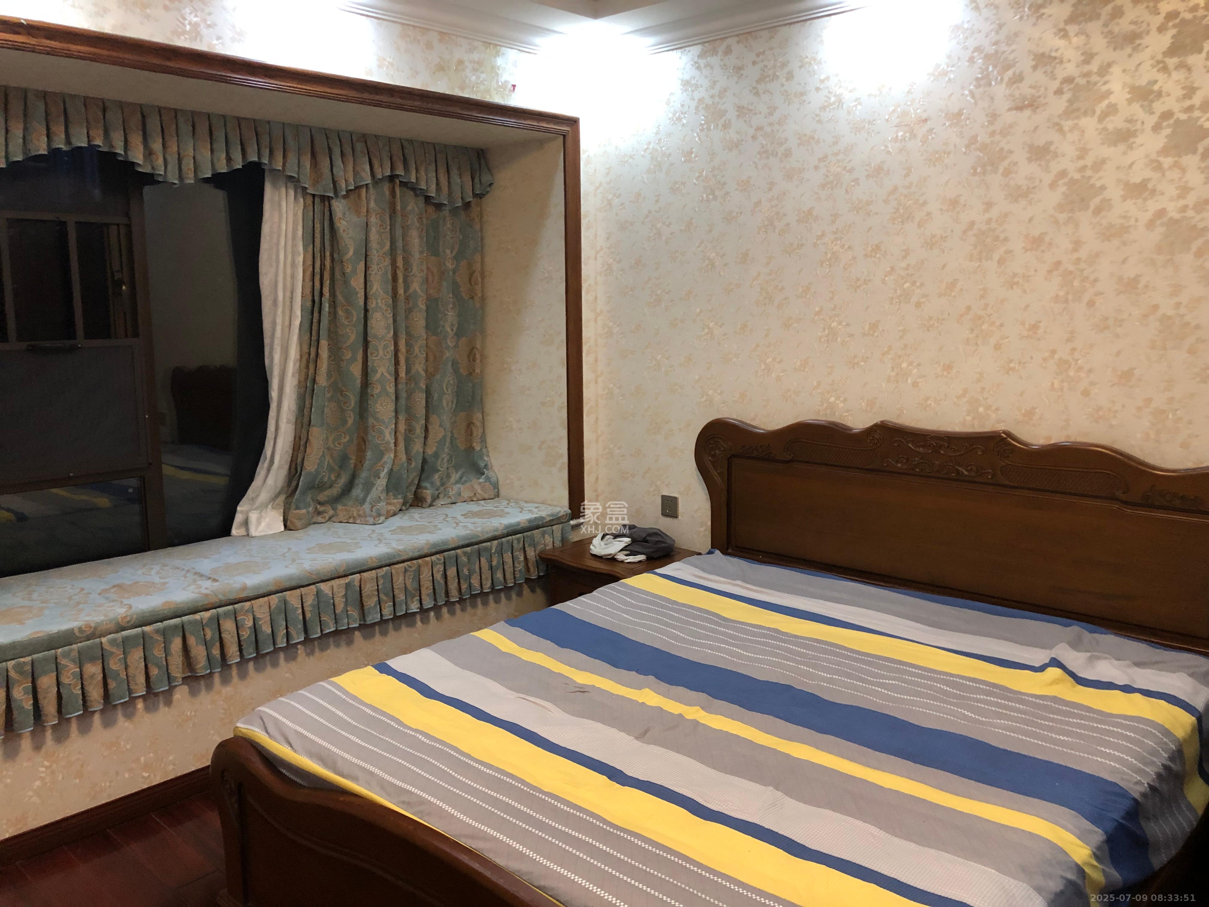 华润凤凰城三期  4室2厅2卫    3600.0元/月 华润凤凰城三期  4室2厅2卫    3600.0元/月室内图