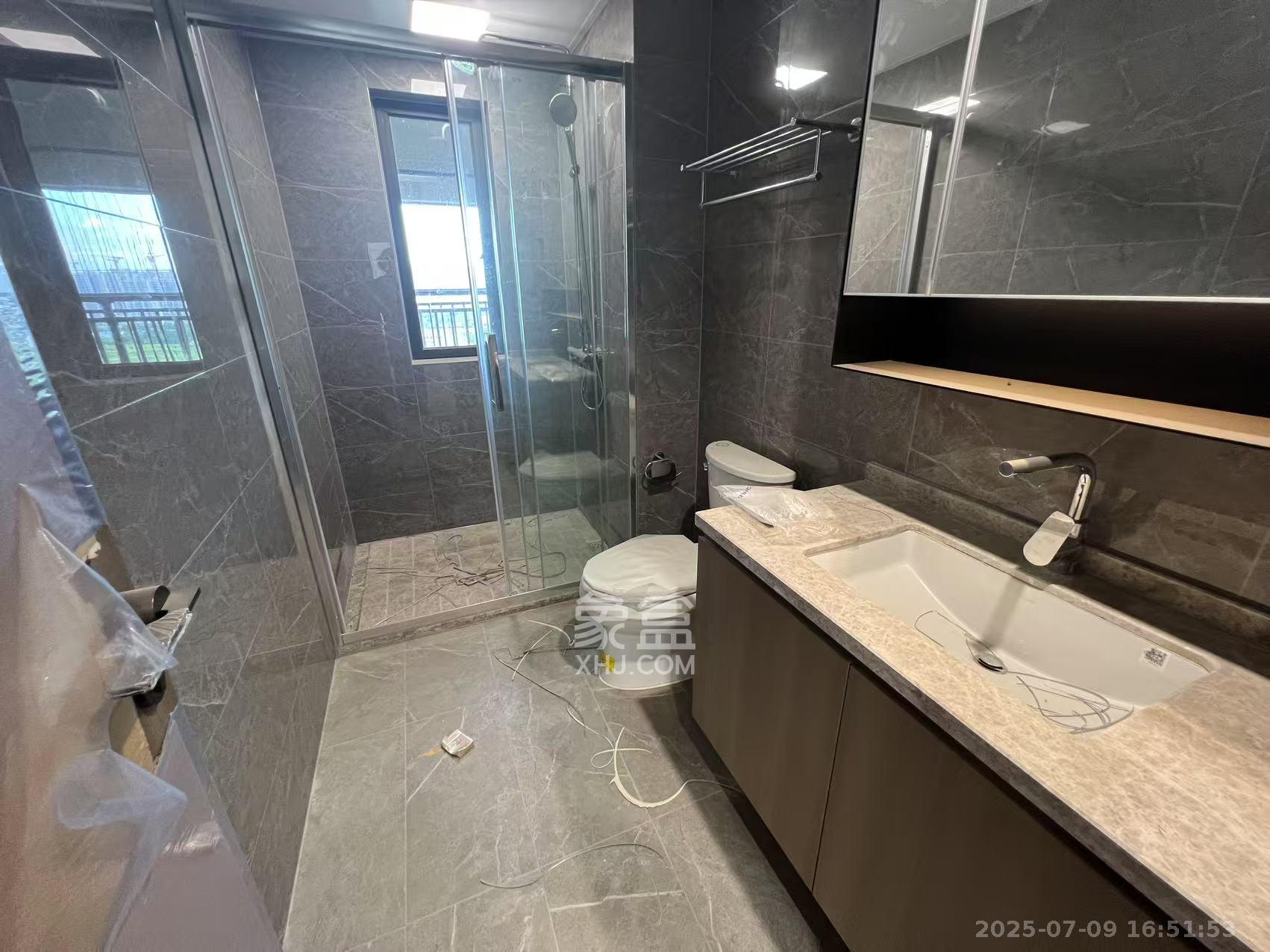 阳光城尚东湾青柠园 3室2厅2卫 2300.0元/月 阳光城尚东湾青柠园 3室2厅2卫 2300.0元/月室内图