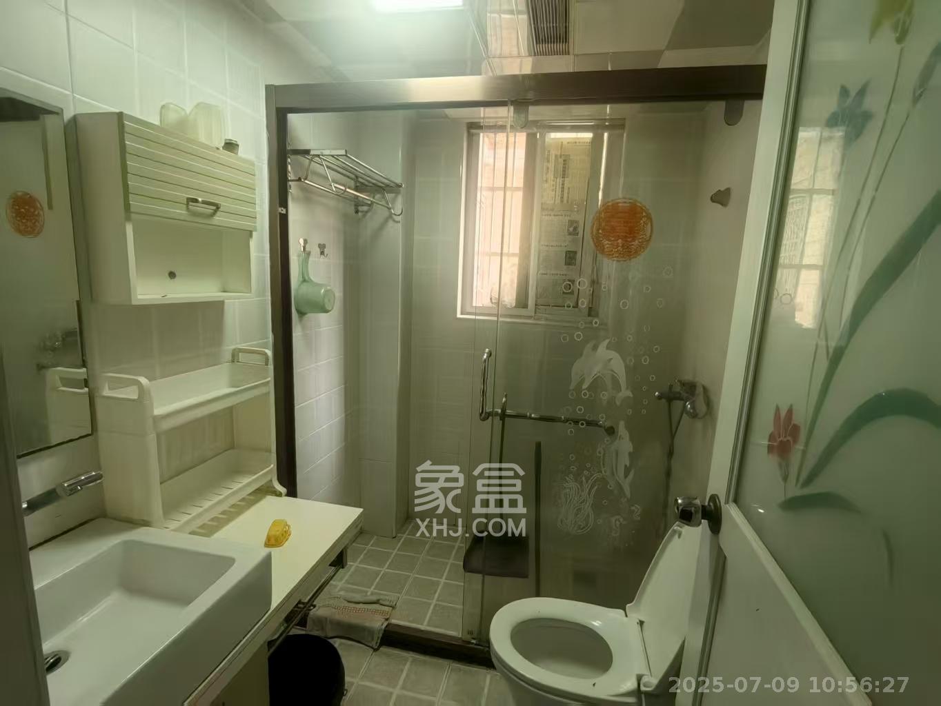 圣力华苑  3室2厅2卫   1800.00元/月室内图