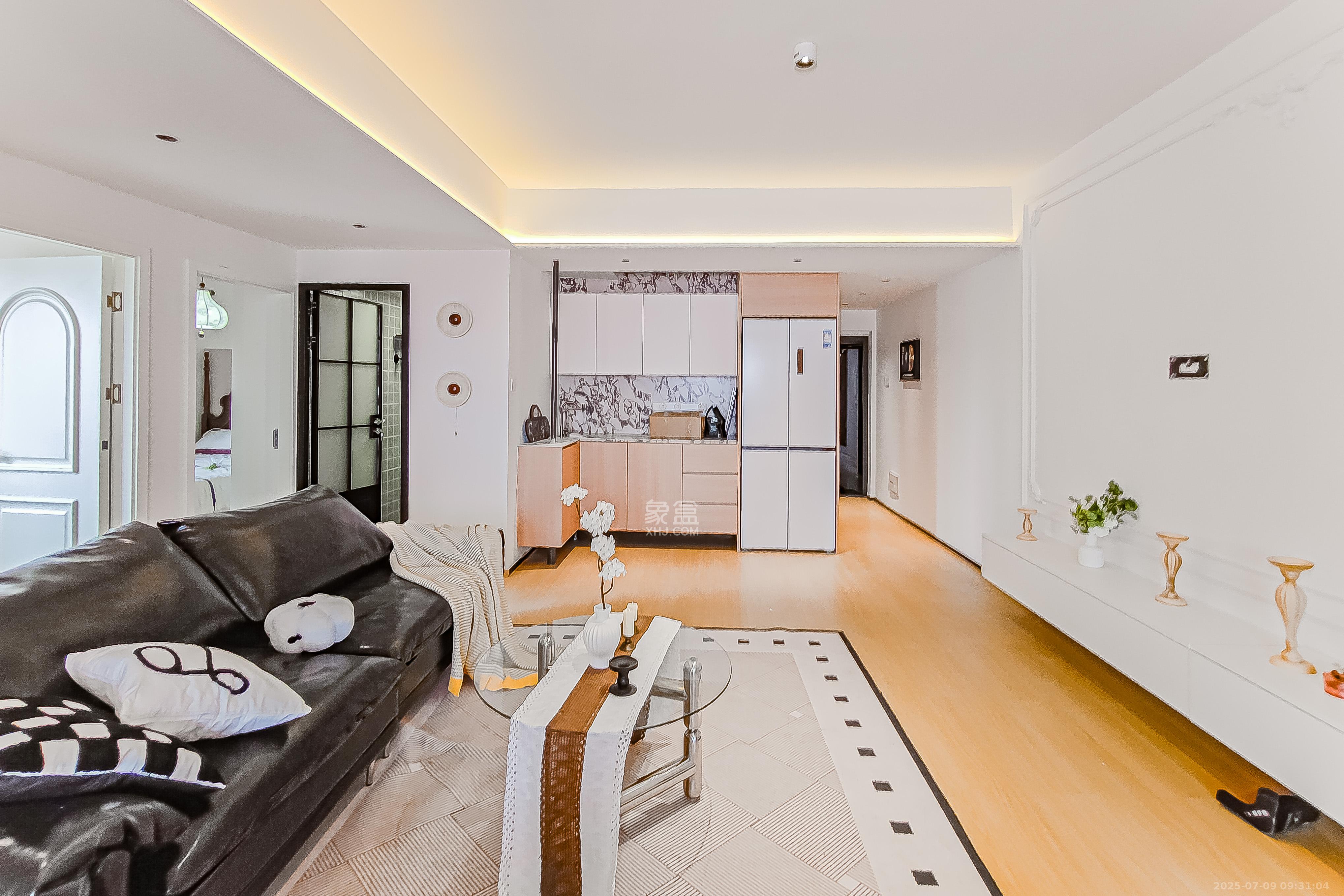 云鼎公馆 3室2厅1卫 92.8万 云鼎公馆 3室2厅1卫 92.8万客厅