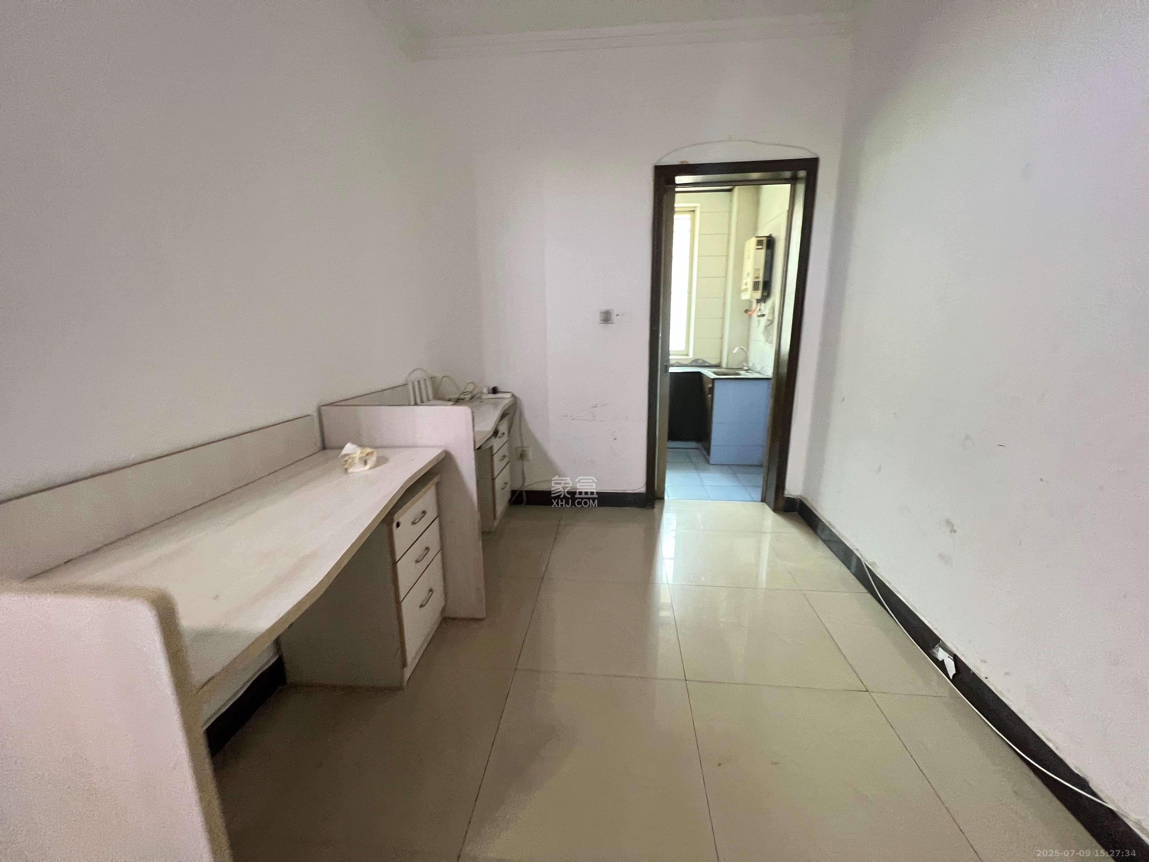 岳北社区 2室2厅1卫 2000.0元/月 岳北社区 2室2厅1卫 2000.0元/月室内图