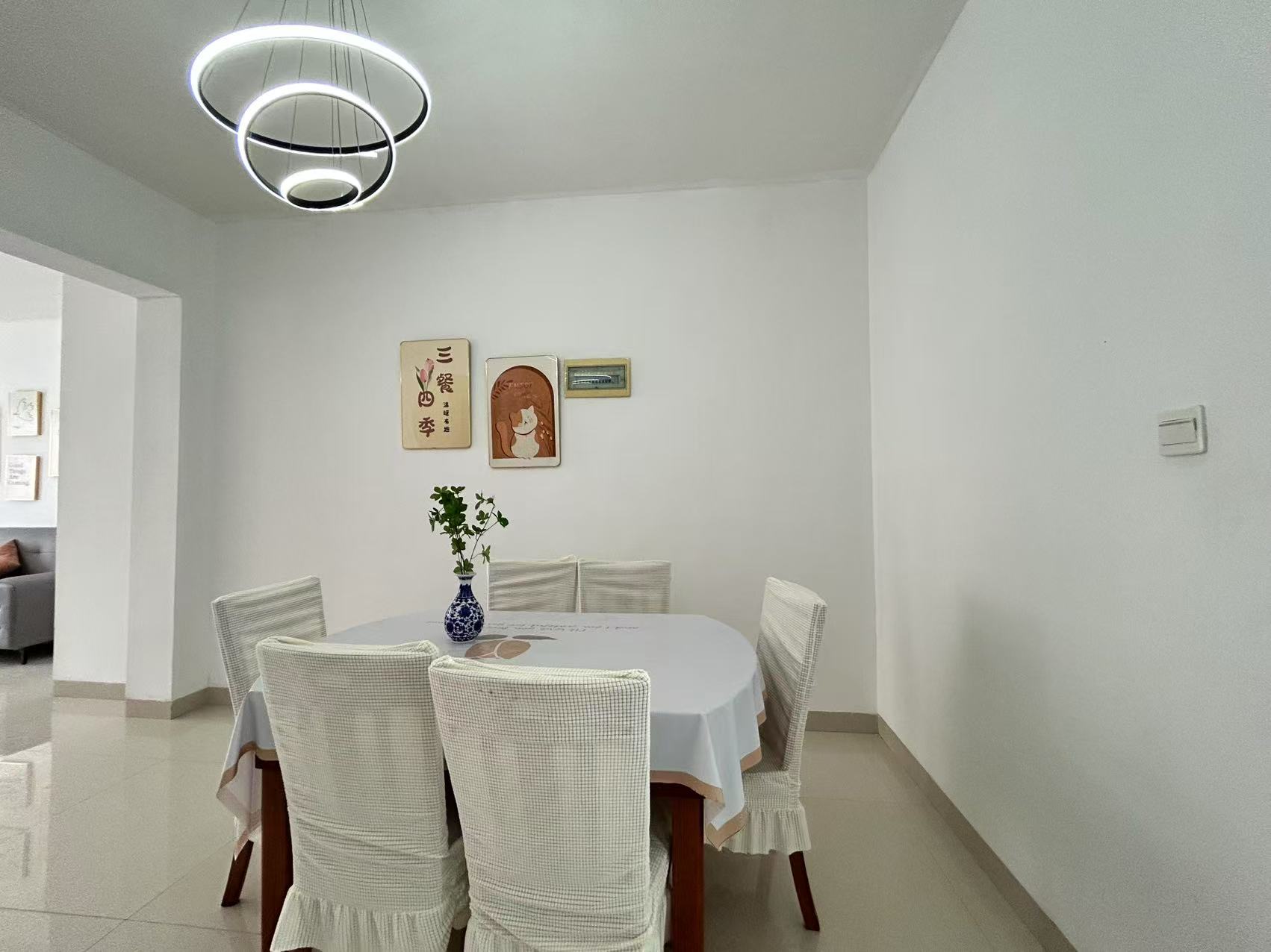 冠都现代城(冠都幸福彼岸) 1室0厅0卫 2500.0元/月 冠都现代城(冠都幸福彼岸) 1室0厅0卫 2500.0元/月室内图