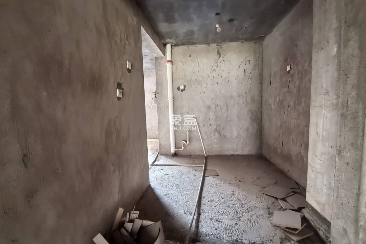 南苑上和一期 4室2厅2卫 80.0万 南苑上和一期 4室2厅2卫 80.0万客厅