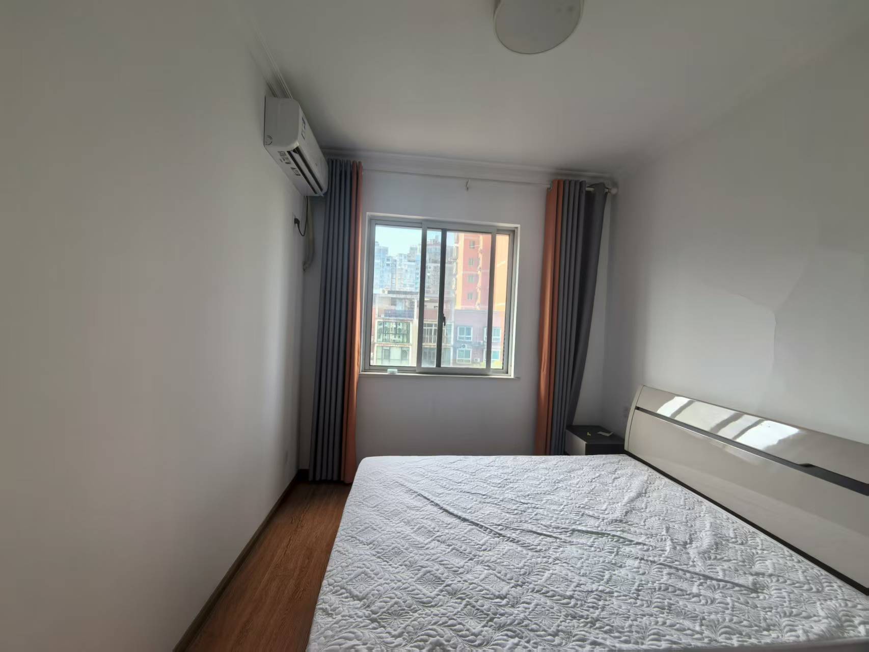 仁济新村  4室2厅2卫   3300.00元/月室内图