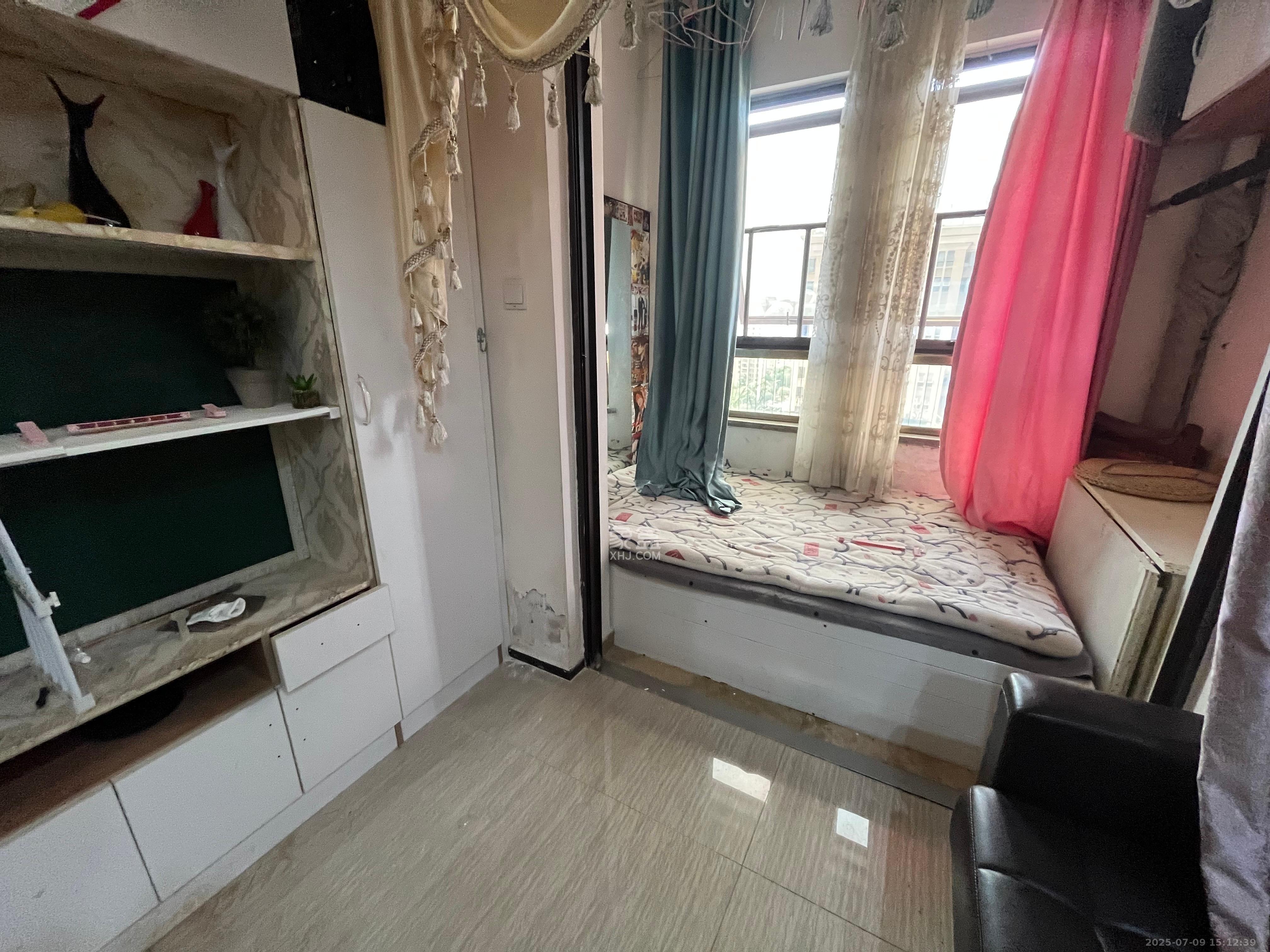 奥林匹克花园贡院三期  1室0厅0卫    1400.0元/月室内图