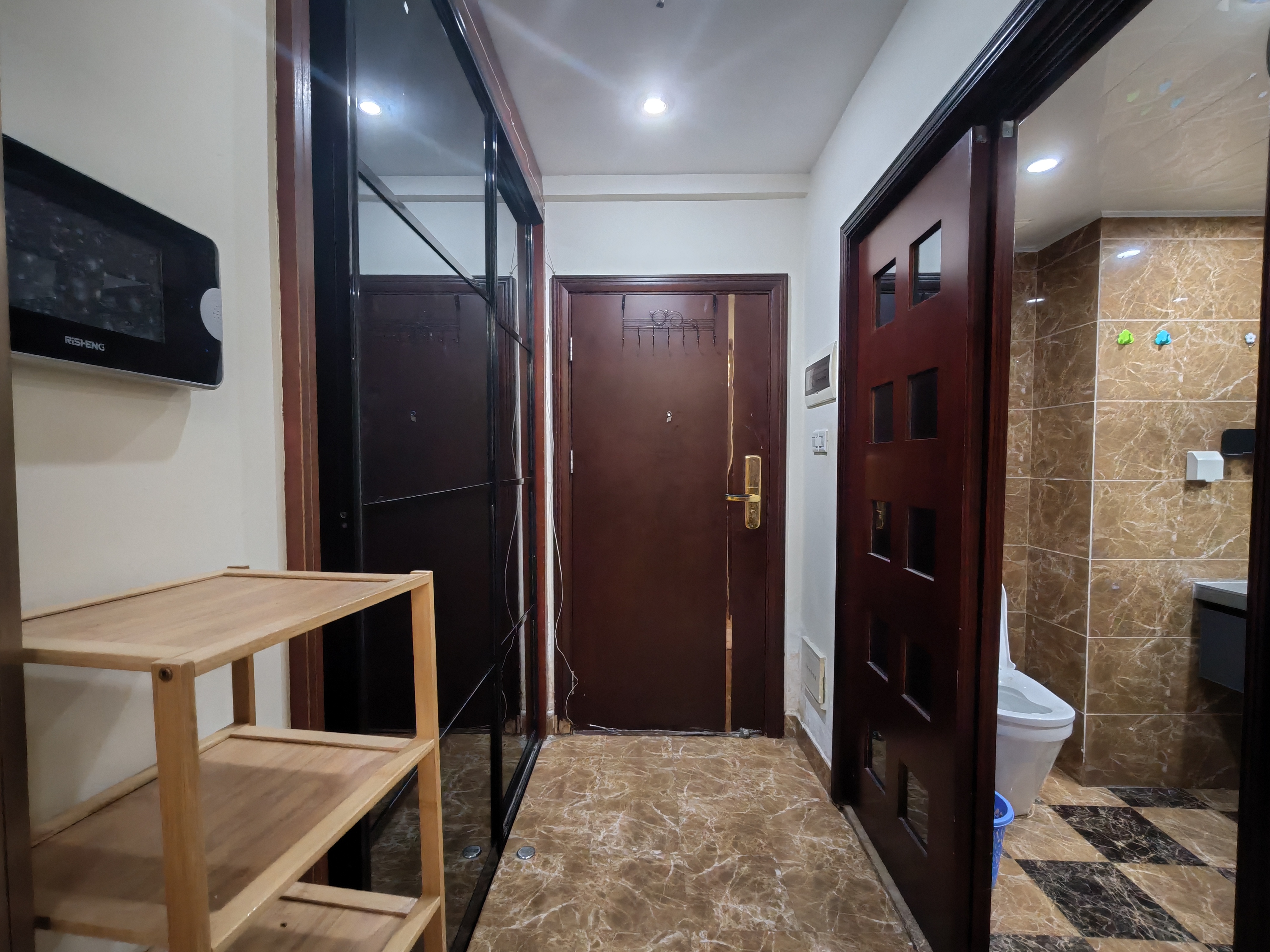 正大豪庭 1室1厅1卫 1700.0元/月 正大豪庭 1室1厅1卫 1700.0元/月室内图