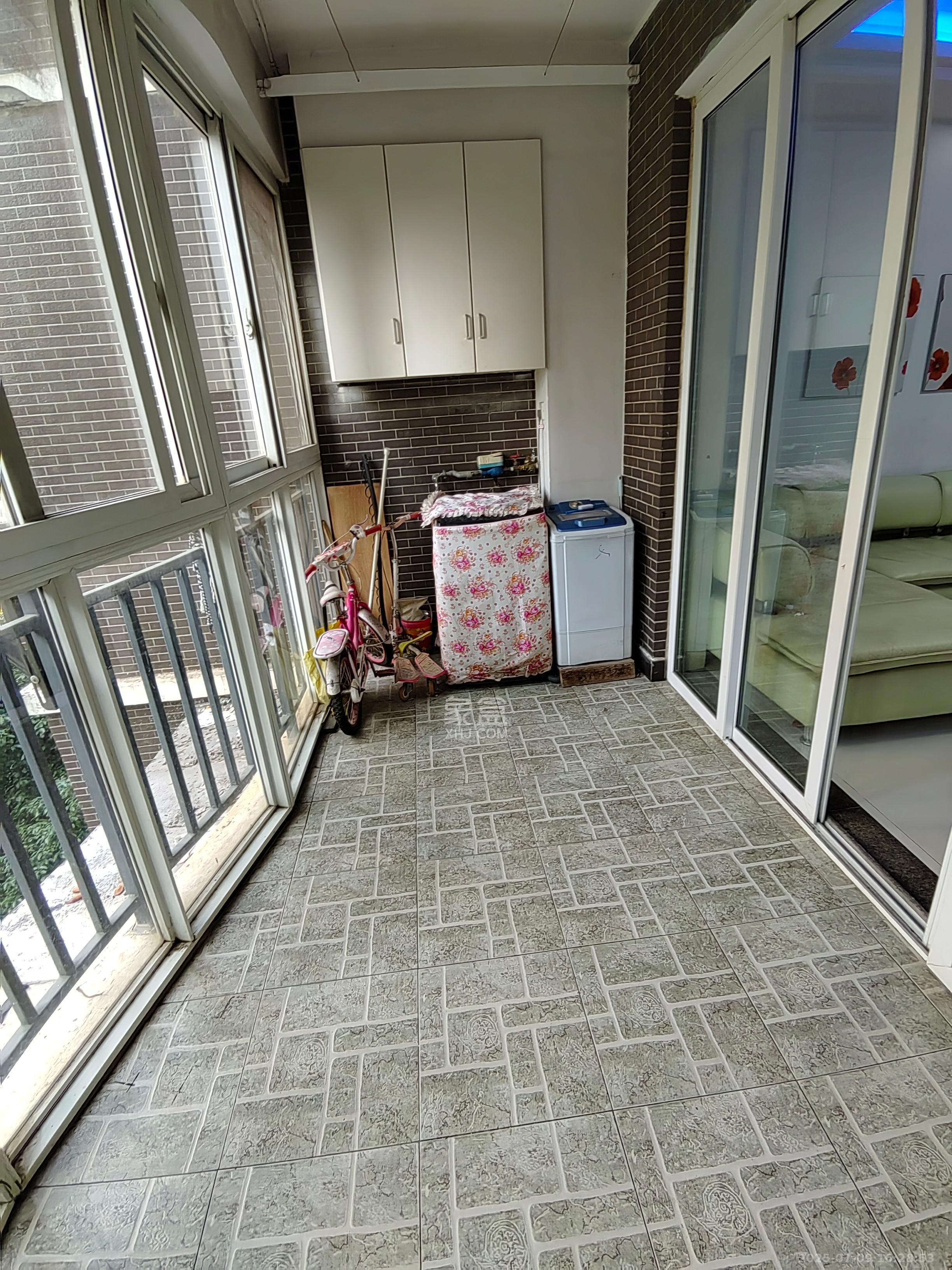 世景华庭  2室2厅1卫   1700.00元/月室内图