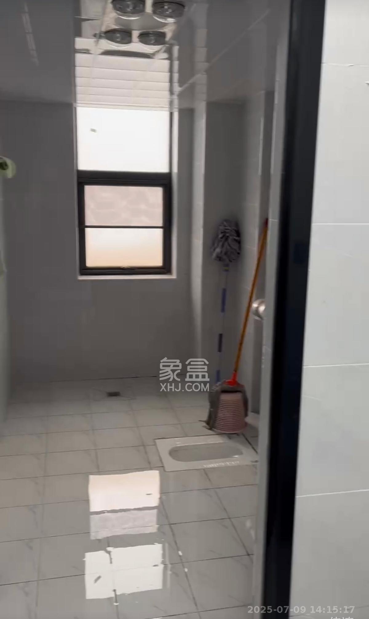 颐和佳园 4室2厅2卫 3500.00元/月 颐和佳园 4室2厅2卫 3500.00元/月室内图