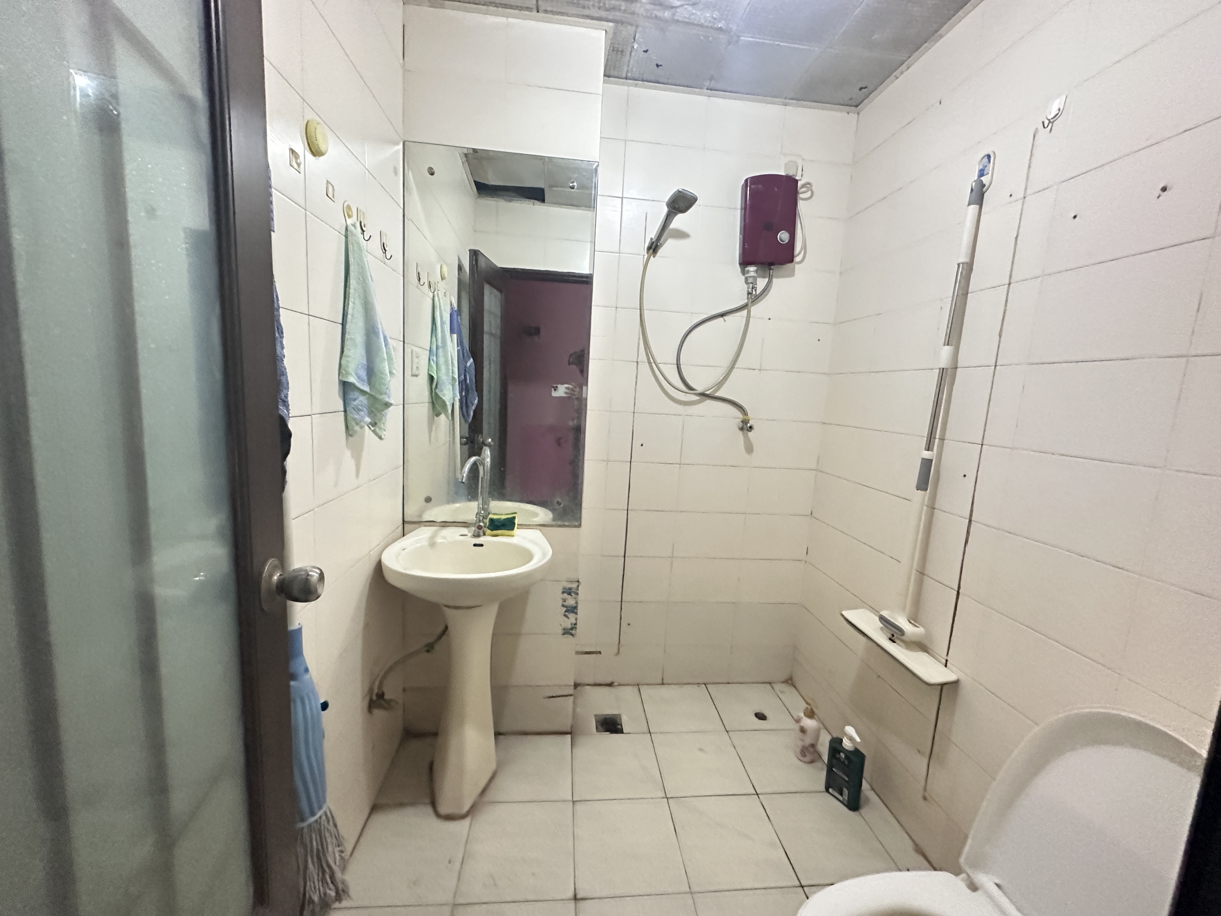 侨企大厦  1室1厅1卫    24.0万 侨企大厦  1室1厅1卫    24.0万客厅