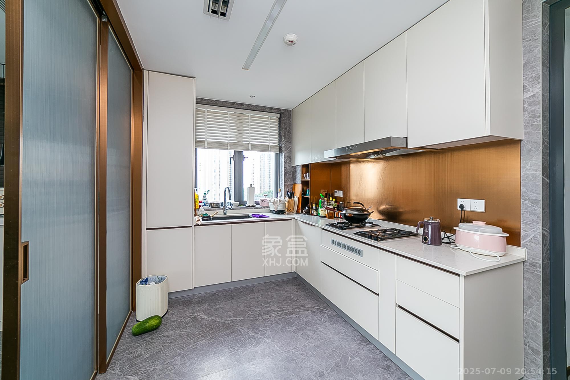 万科紫台  5室2厅4卫    650.0万 万科紫台  5室2厅4卫    650.0万厨房