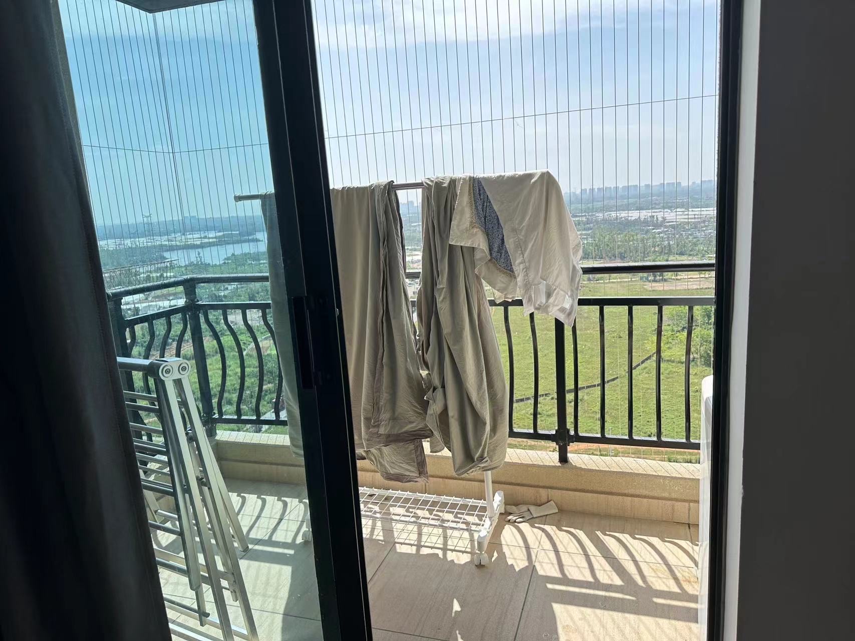 碧桂园一、二期(中央首府)  2室1厅1卫    2200.0元/月 碧桂园一、二期(中央首府)  2室1厅1卫    2200.0元/月室内图