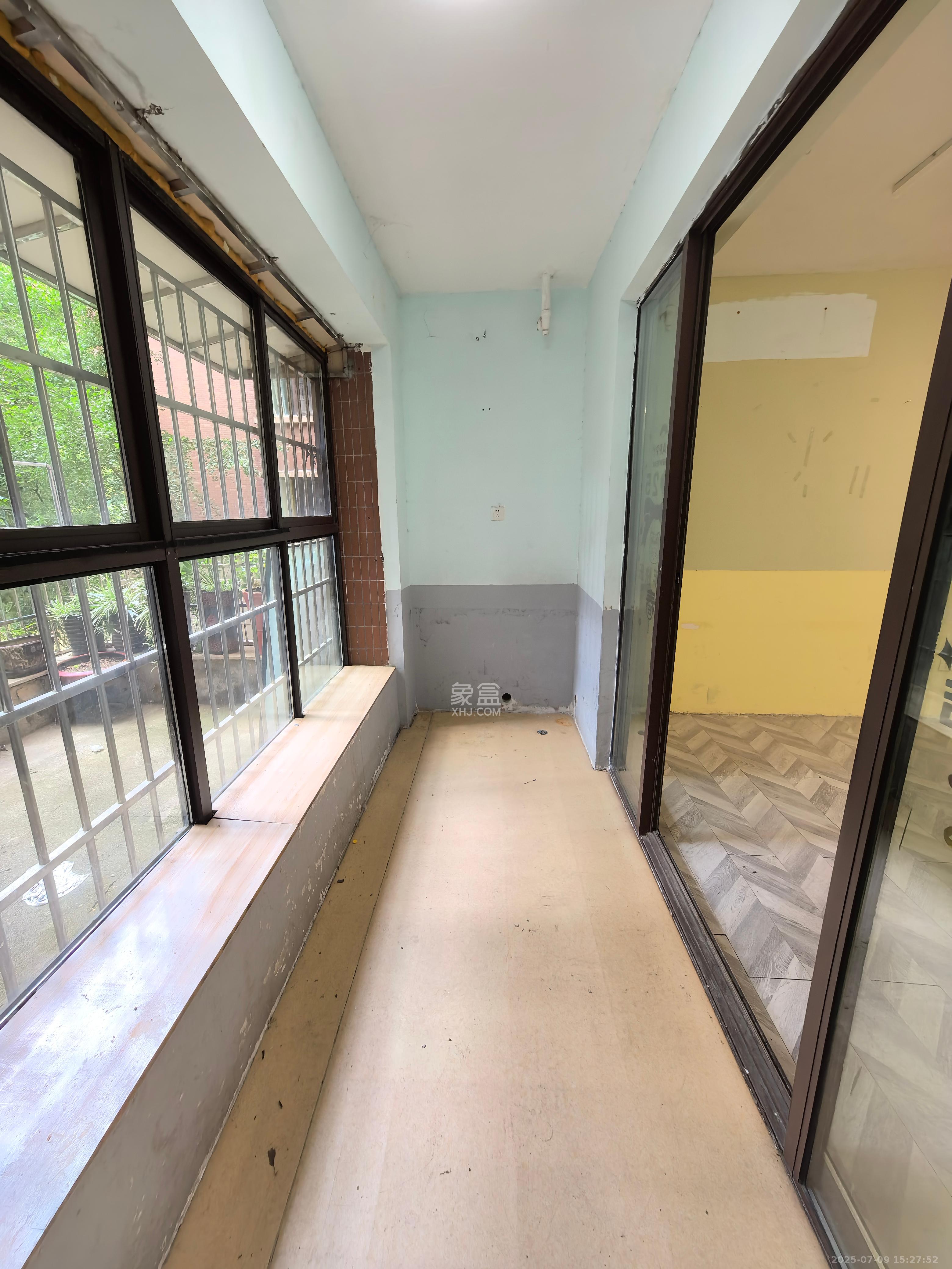 金色溪泉湾  3室2厅2卫   2300.00元/月室内图