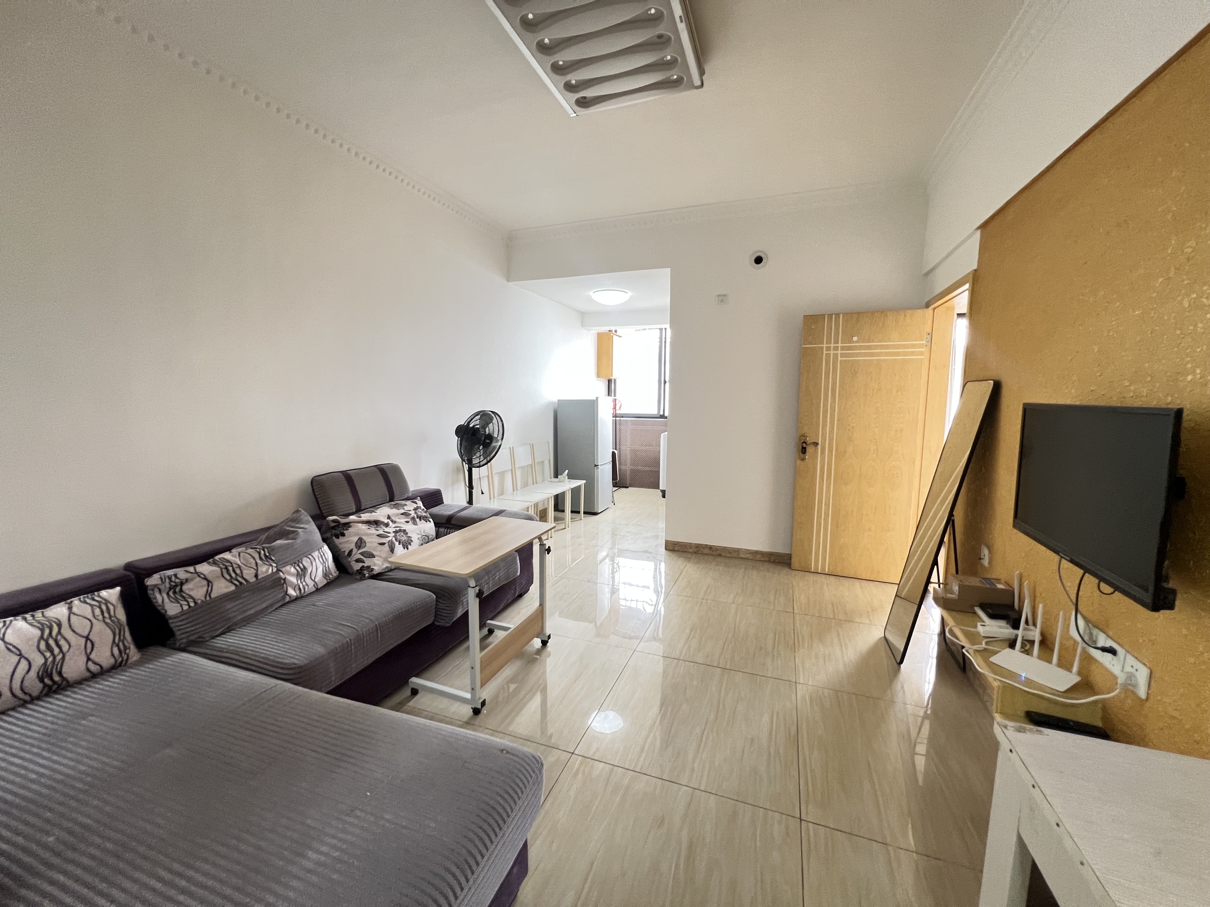 上城世家  1室1厅1卫    22.8万客厅