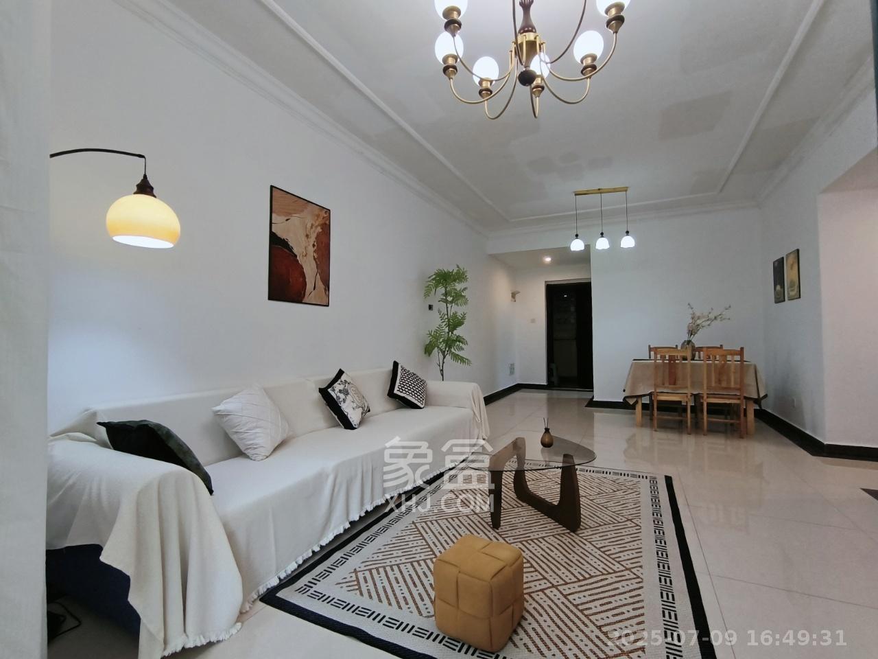 富基世纪公园 3室2厅1卫 2100.0元/月 富基世纪公园 3室2厅1卫 2100.0元/月室内图