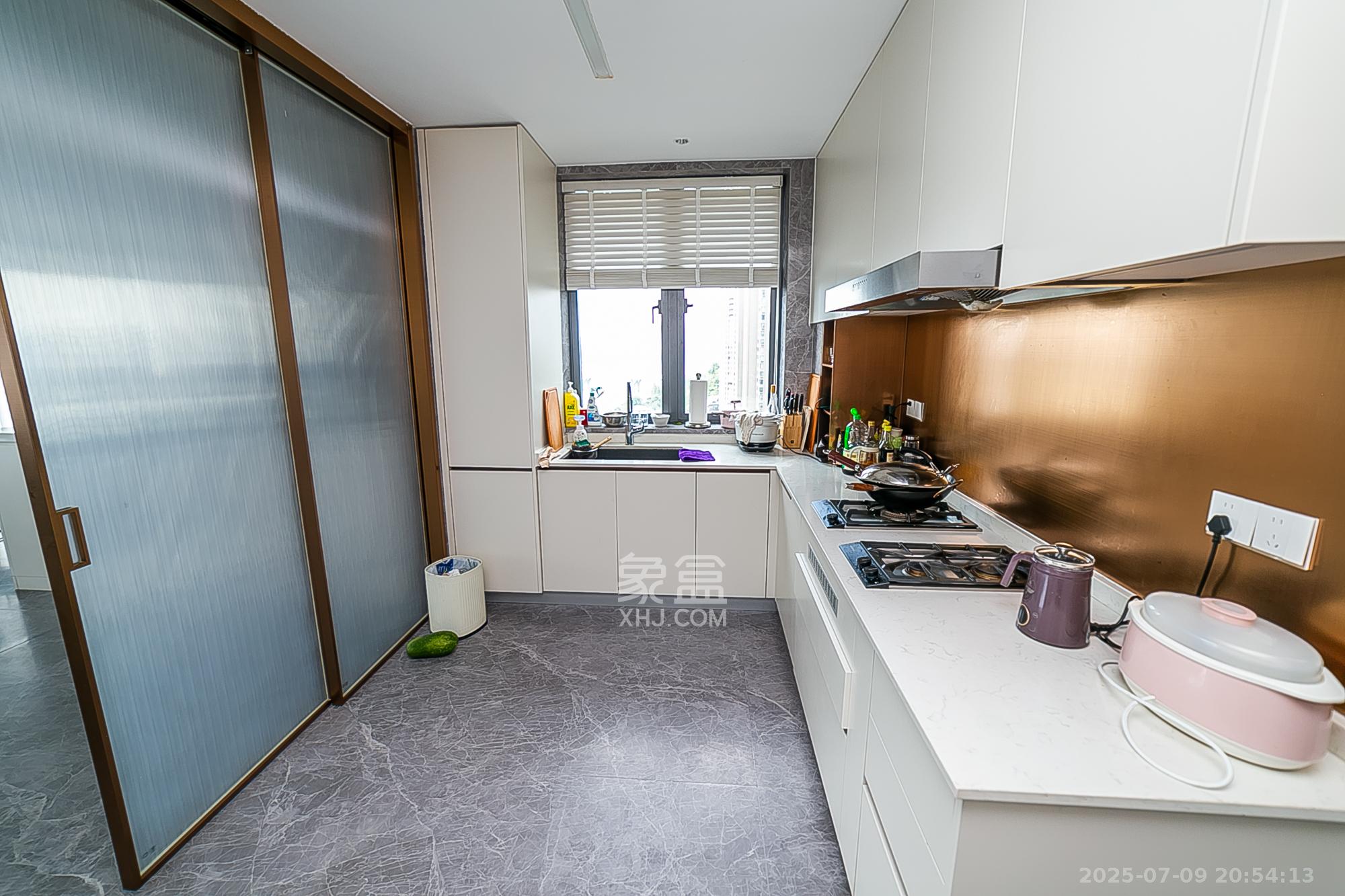 万科紫台  5室2厅4卫    650.0万 万科紫台  5室2厅4卫    650.0万厨房