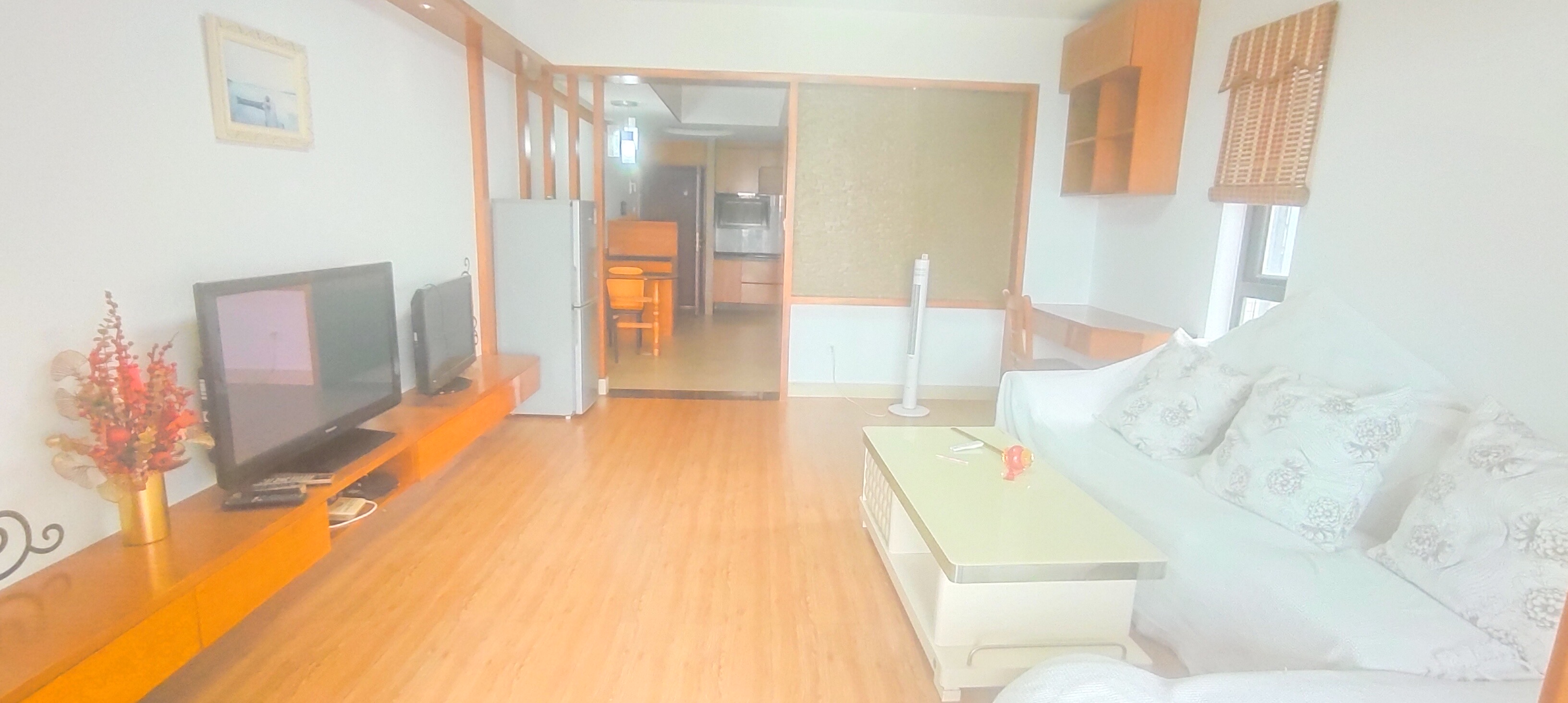 宝华海景 1室2厅1卫 3000.0元/月 宝华海景 1室2厅1卫 3000.0元/月室内图