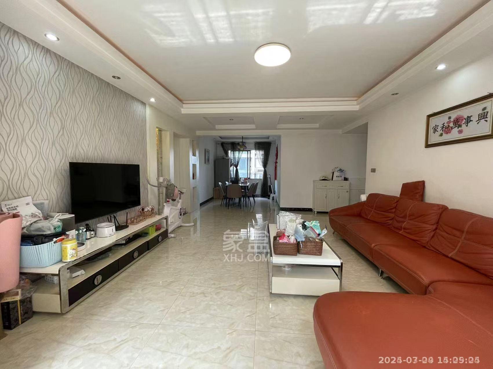 城市风景 4室2厅2卫 2800.00元/月 城市风景 4室2厅2卫 2800.00元/月室内图