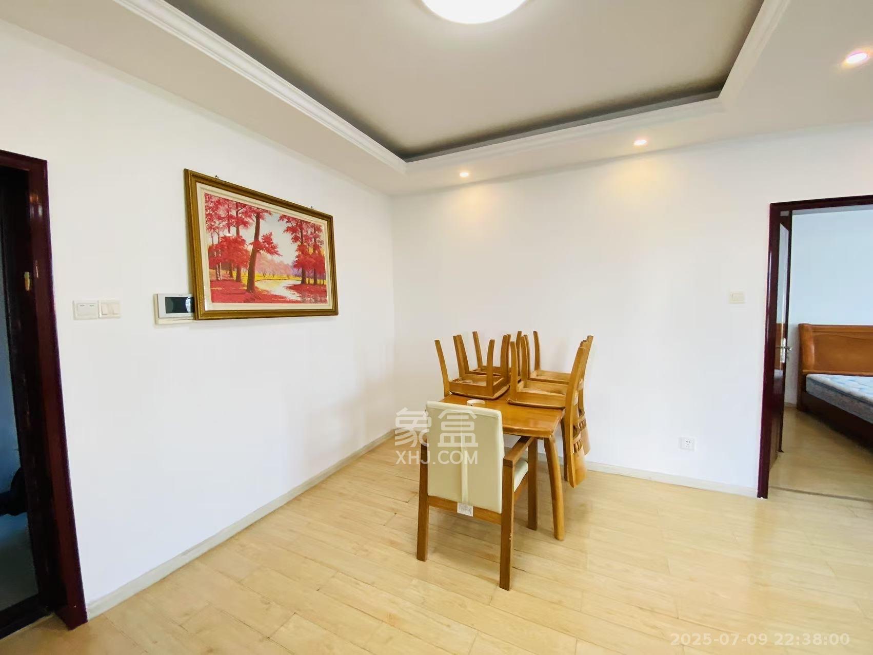 景泰雅苑(景江融城)  2室1厅1卫    2600.0元/月 景泰雅苑(景江融城)  2室1厅1卫    2600.0元/月室内图