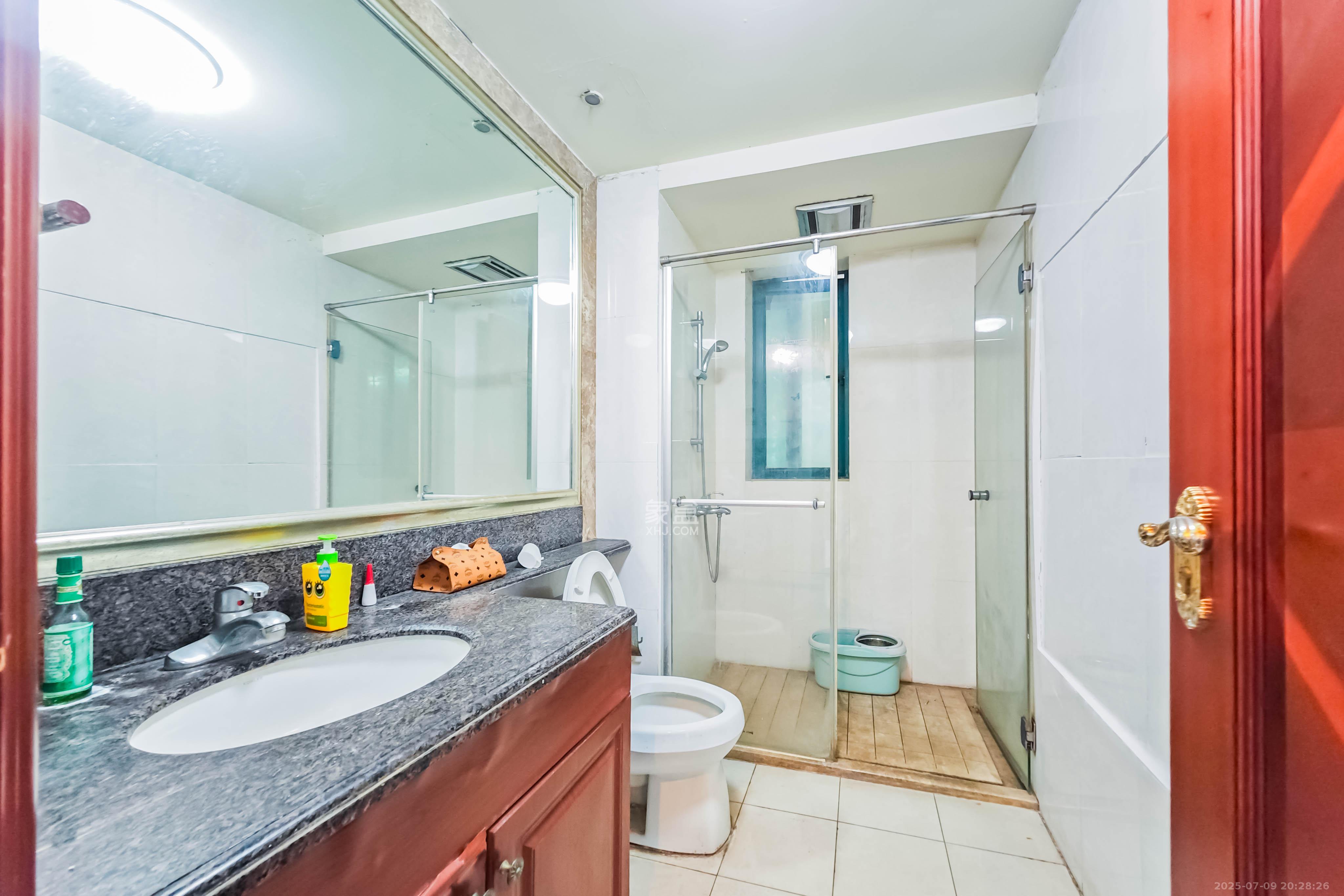 恒大绿洲  4室2厅2卫    145.0万 恒大绿洲  4室2厅2卫    145.0万卫生间