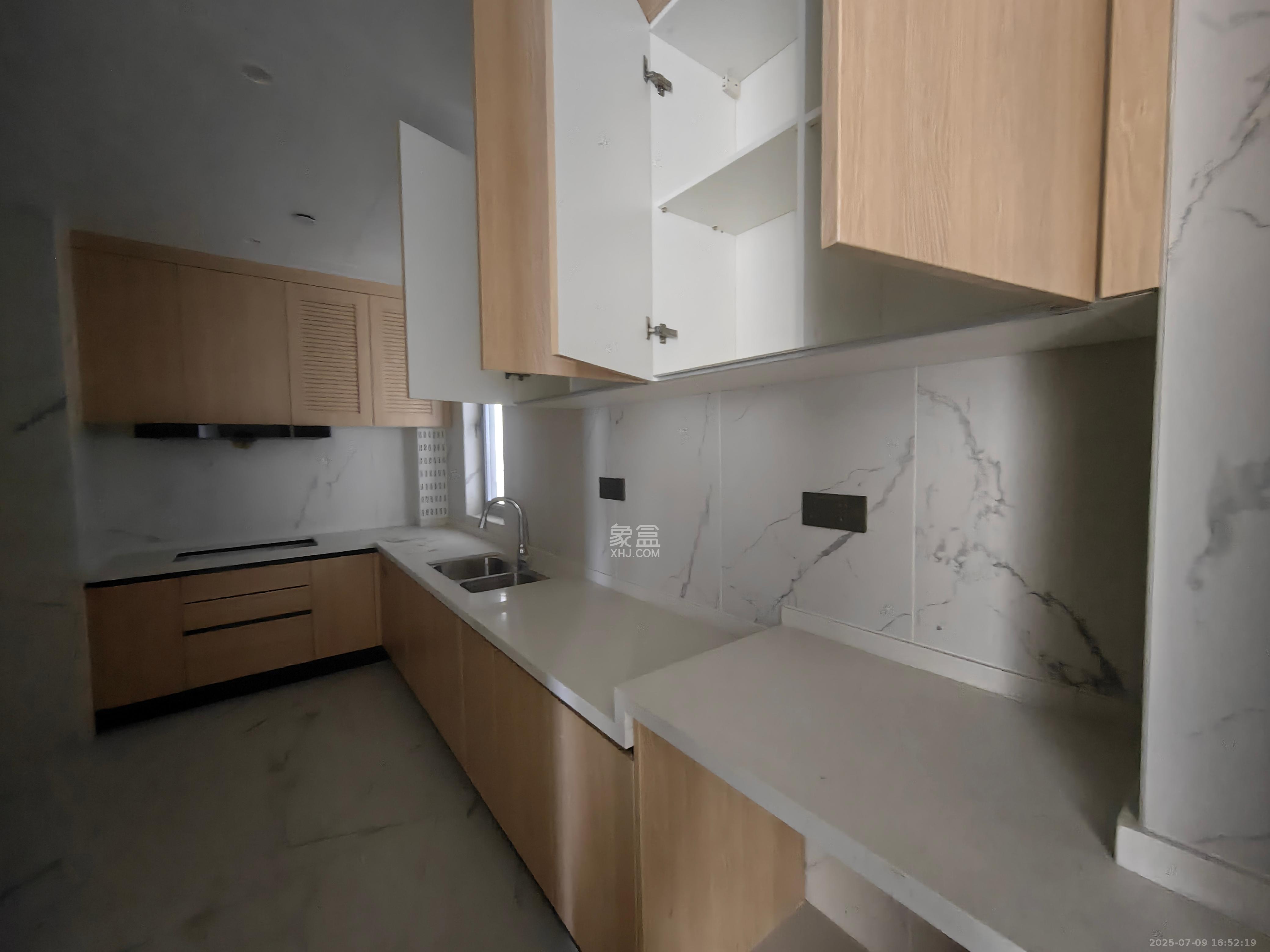 正荣梅溪紫阙台 4室2厅3卫 9500.0元/月 正荣梅溪紫阙台 4室2厅3卫 9500.0元/月室内图