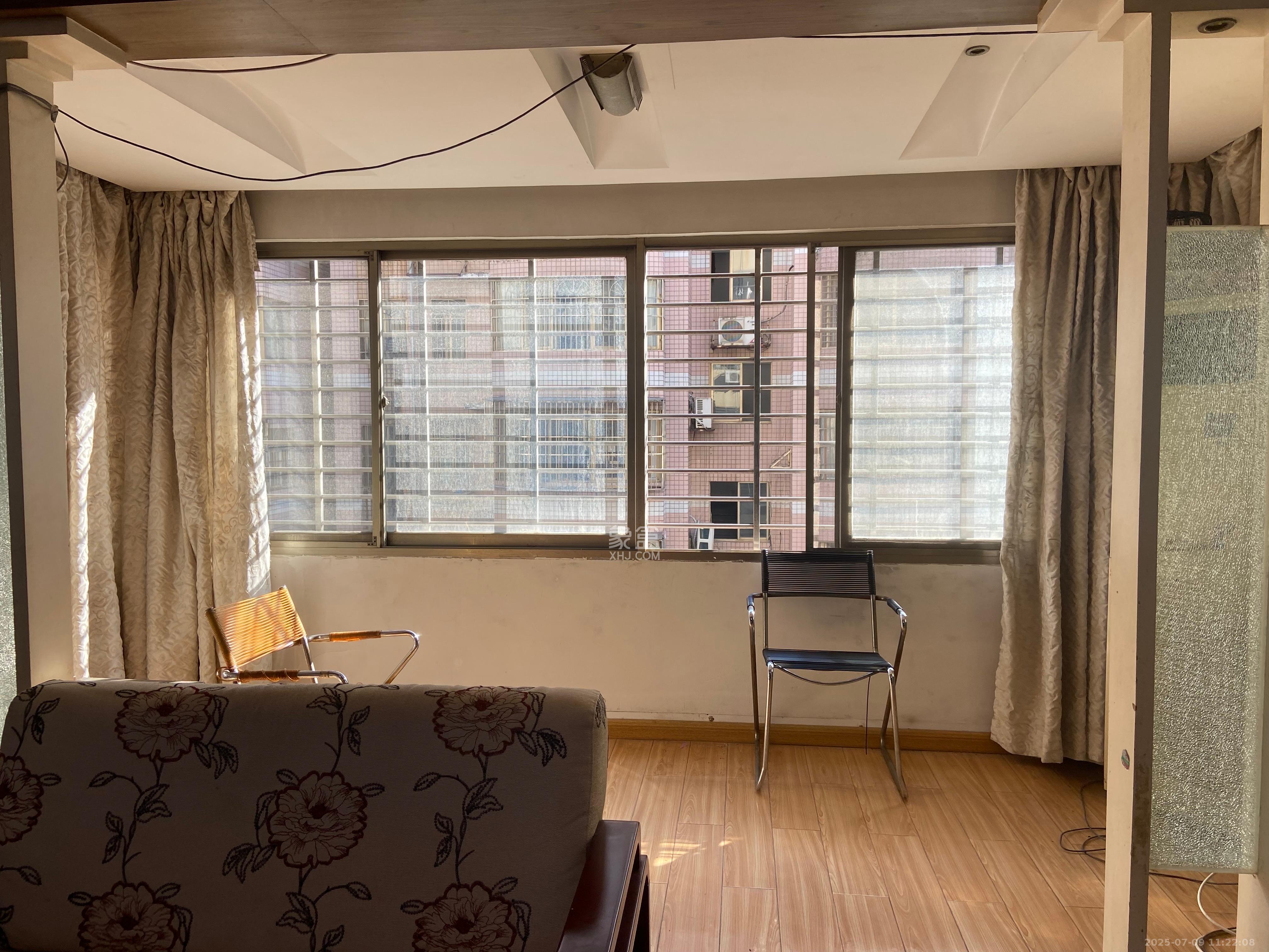 雄海花园 3室2厅2卫 2700.0元/月 雄海花园 3室2厅2卫 2700.0元/月室内图