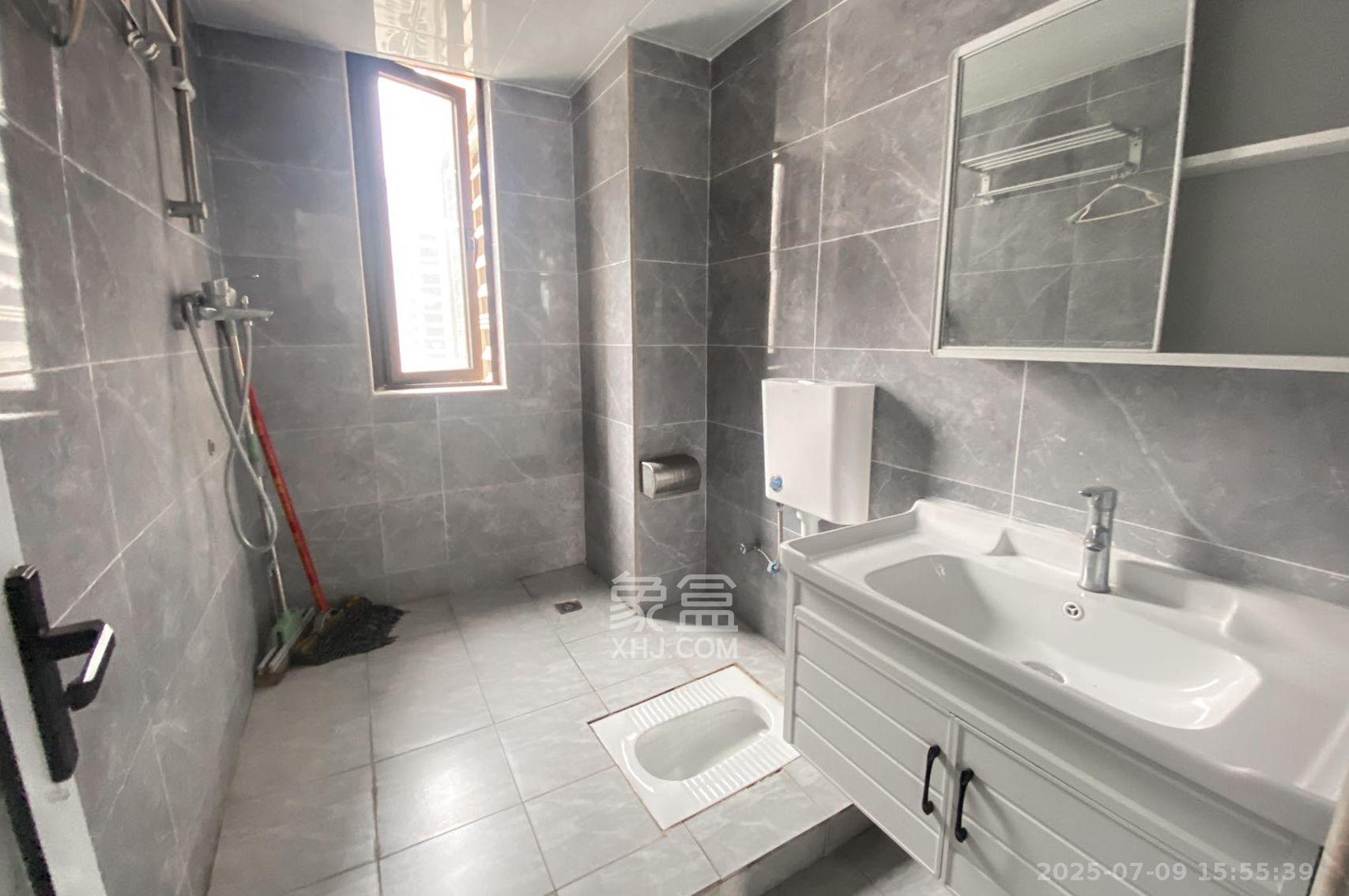 卓越浅水湾  4室2厅2卫    3100.0元/月 卓越浅水湾  4室2厅2卫    3100.0元/月室内图