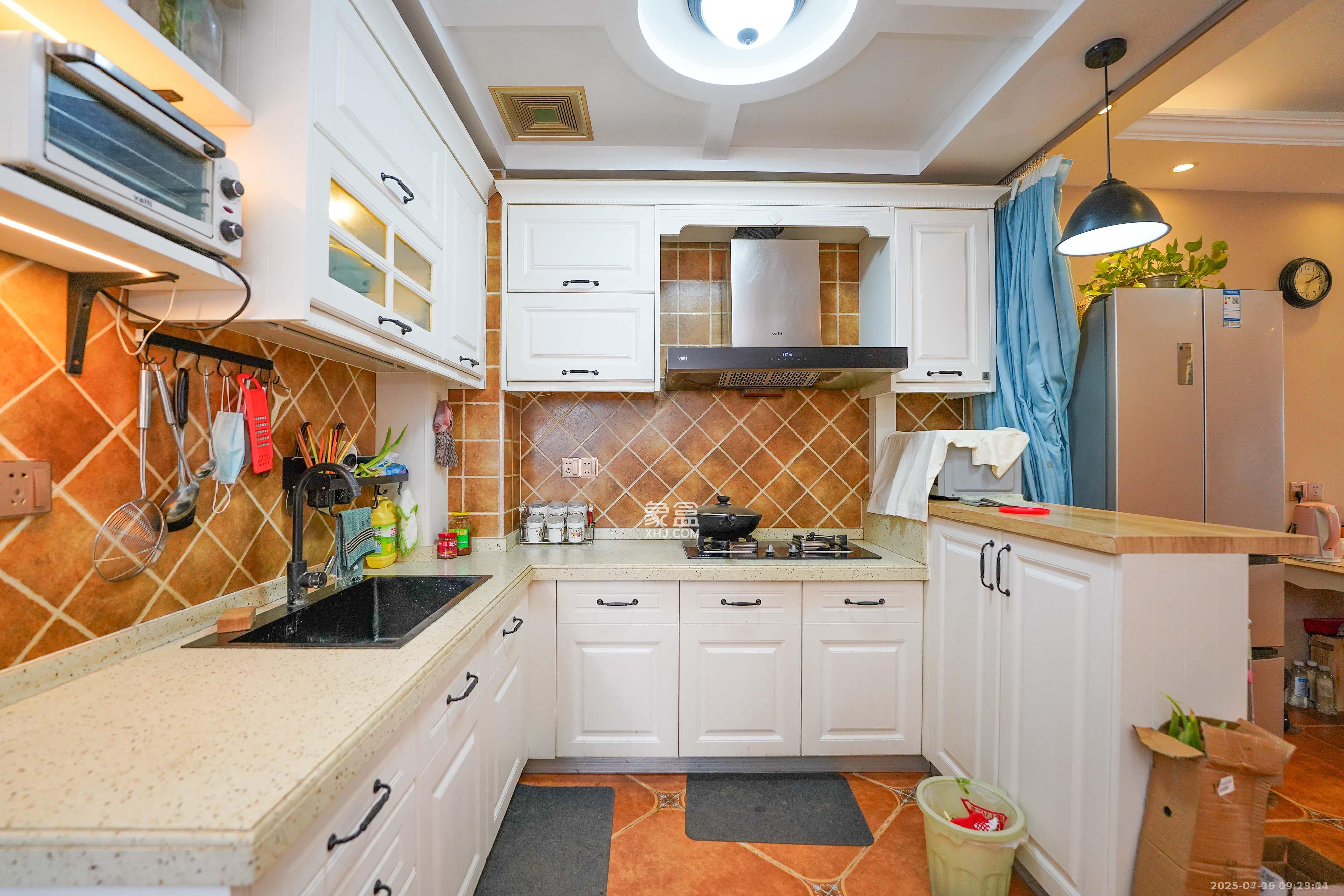 凯富漫城  3室2厅1卫    1400.0元/月 凯富漫城  3室2厅1卫    1400.0元/月室内图