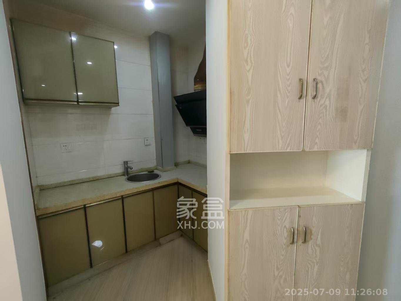 奥克斯广场  1室1厅1卫   1600.00元/月室内图