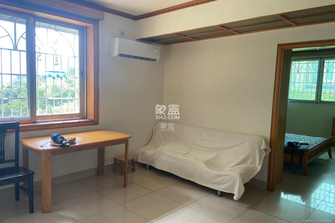 花园公寓  2室1厅1卫    2700.0元/月 花园公寓  2室1厅1卫    2700.0元/月室内图